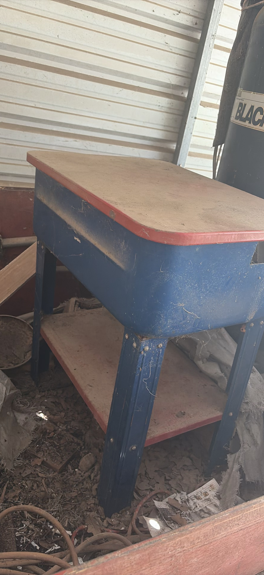 Converted twin axle horse trailer with welding equipment and tools - image 11 of 24