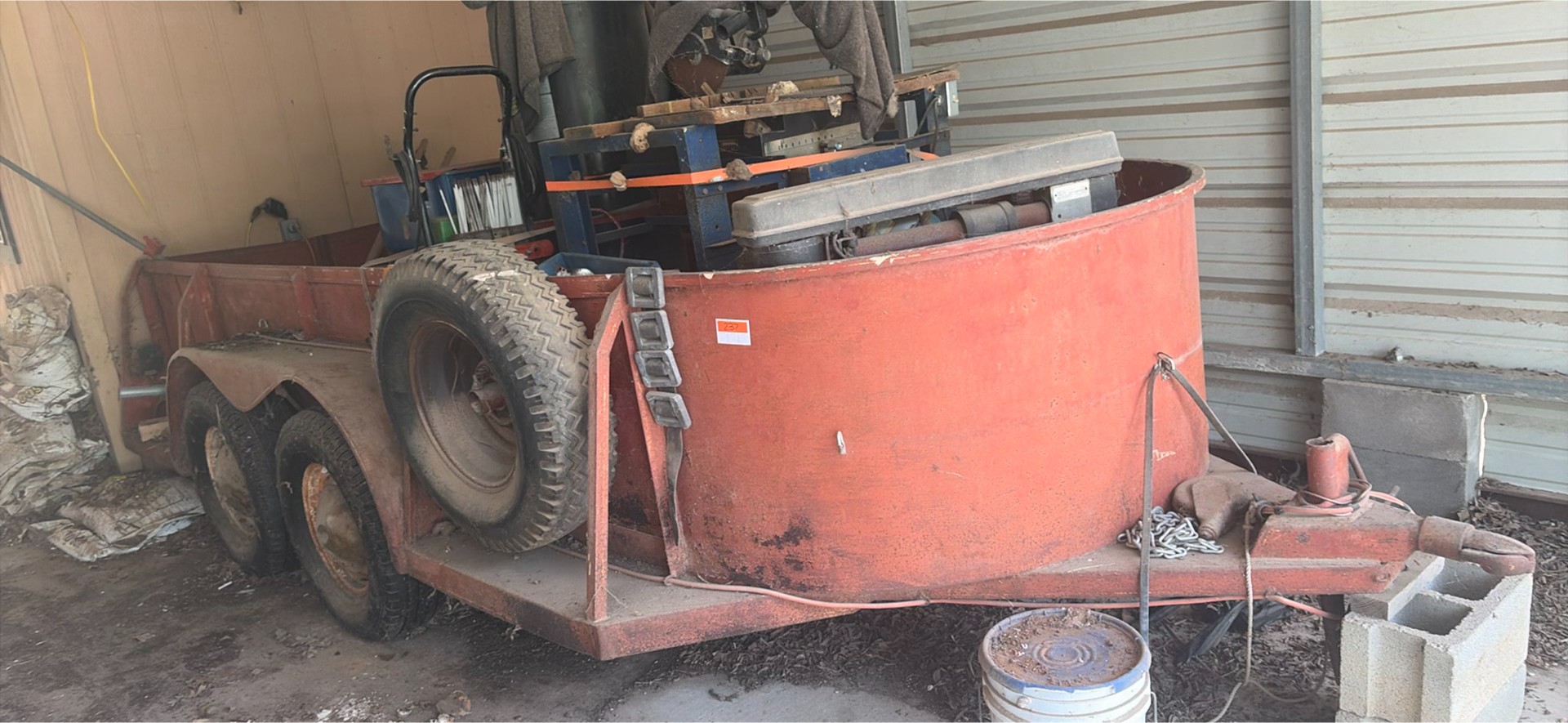 Converted twin axle horse trailer with welding equipment and tools - image 2 of 24