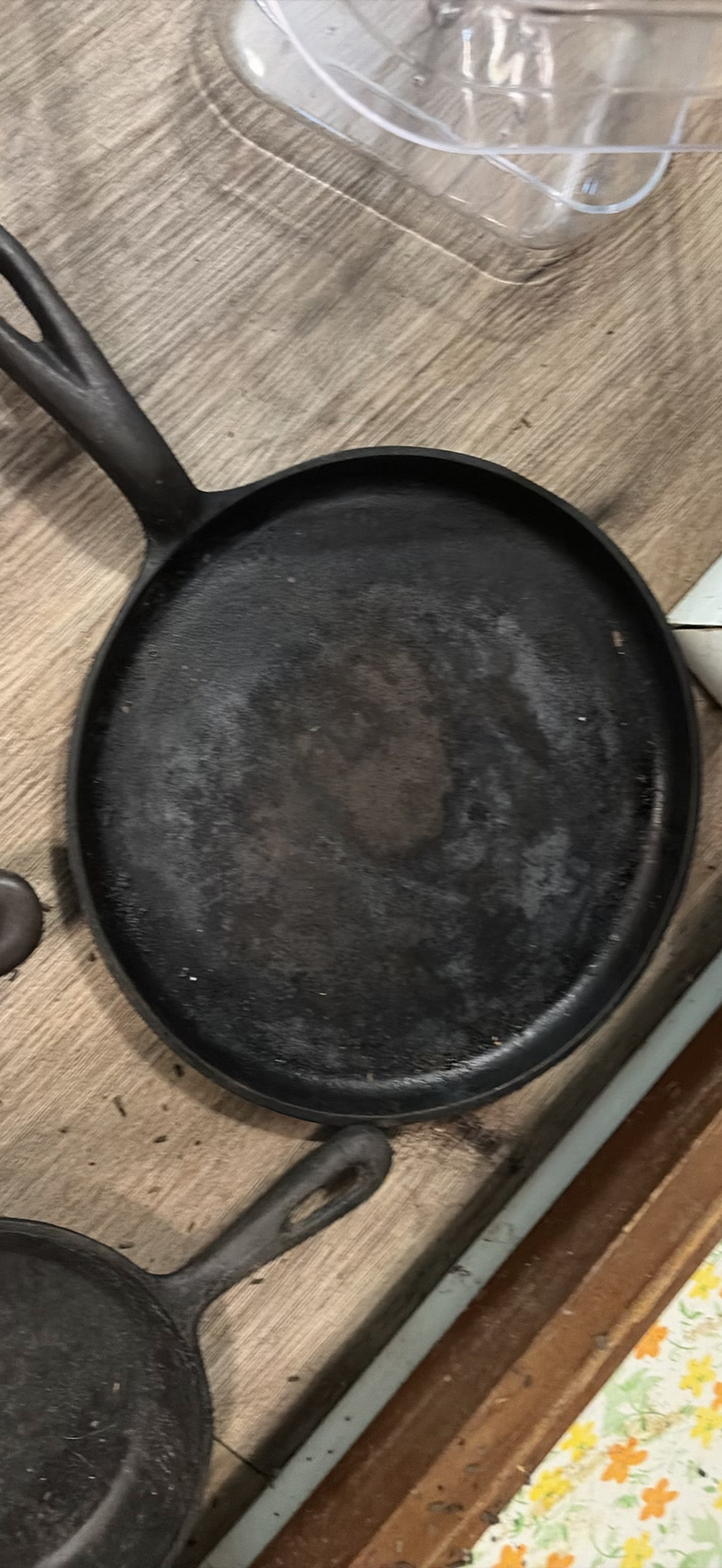 Cast iron cookware collection (dutch oven, segmented skillet, and ribbed grill pans) - image 5 of 6