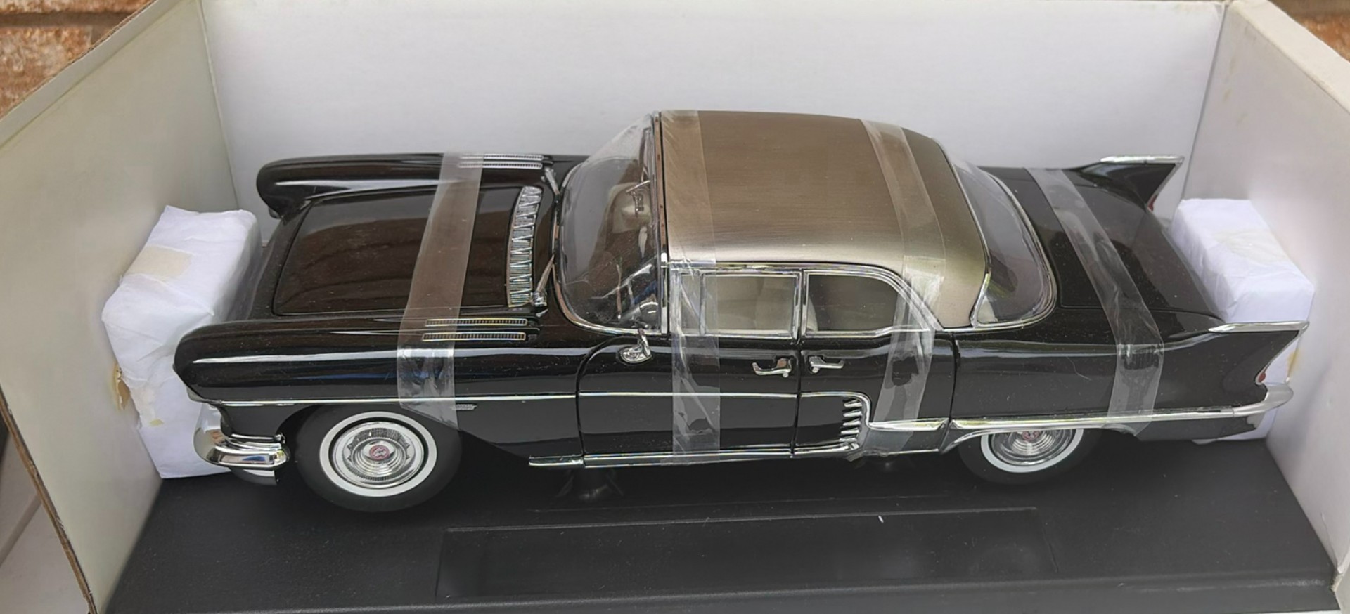 Vintage die-cast car models and a Hemmings promotional van - image 3 of 5