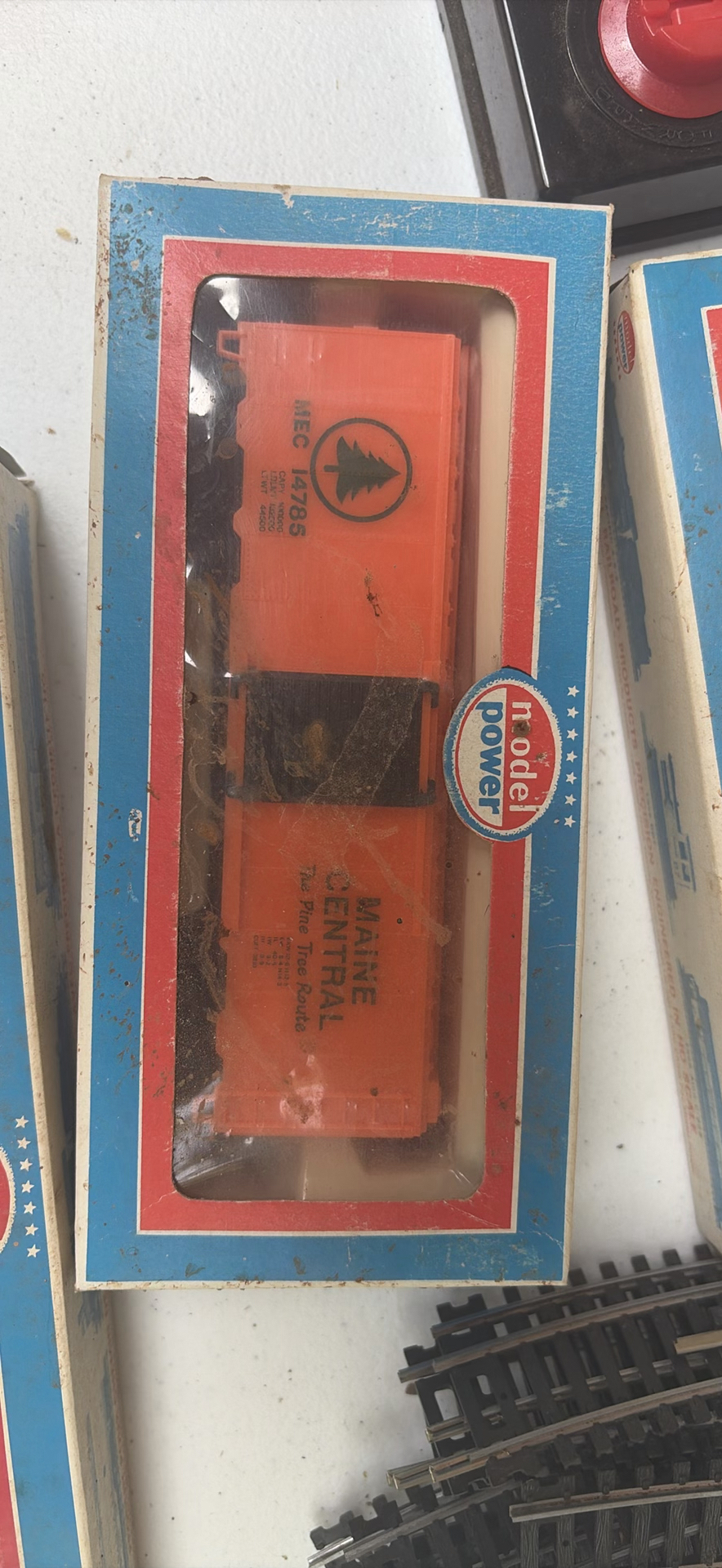 Model Power HO Scale Model Railroad Cars, Track, and Accessories - image 4 of 8