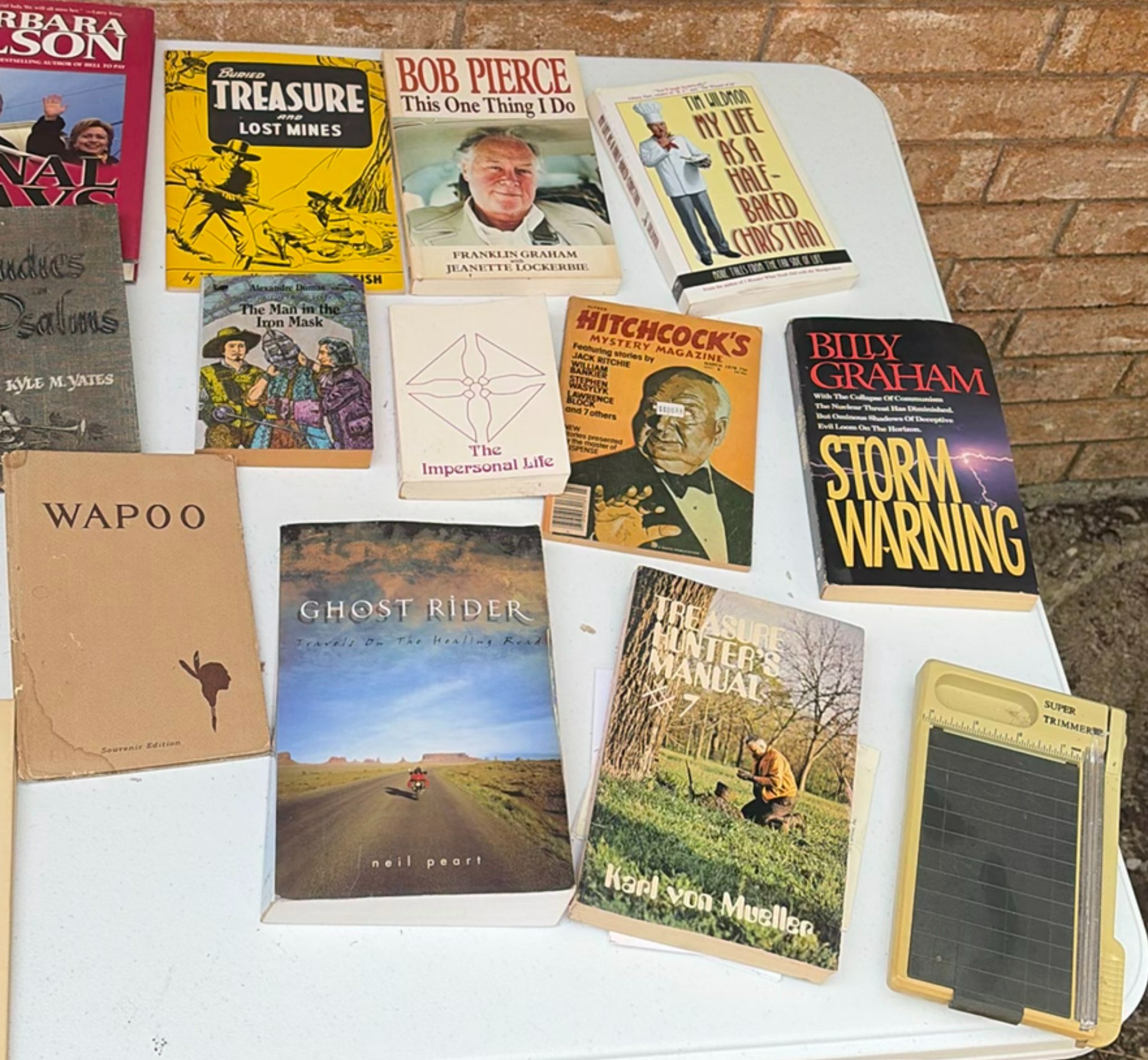 Assorted Books and Related Accessories - image 9 of 10