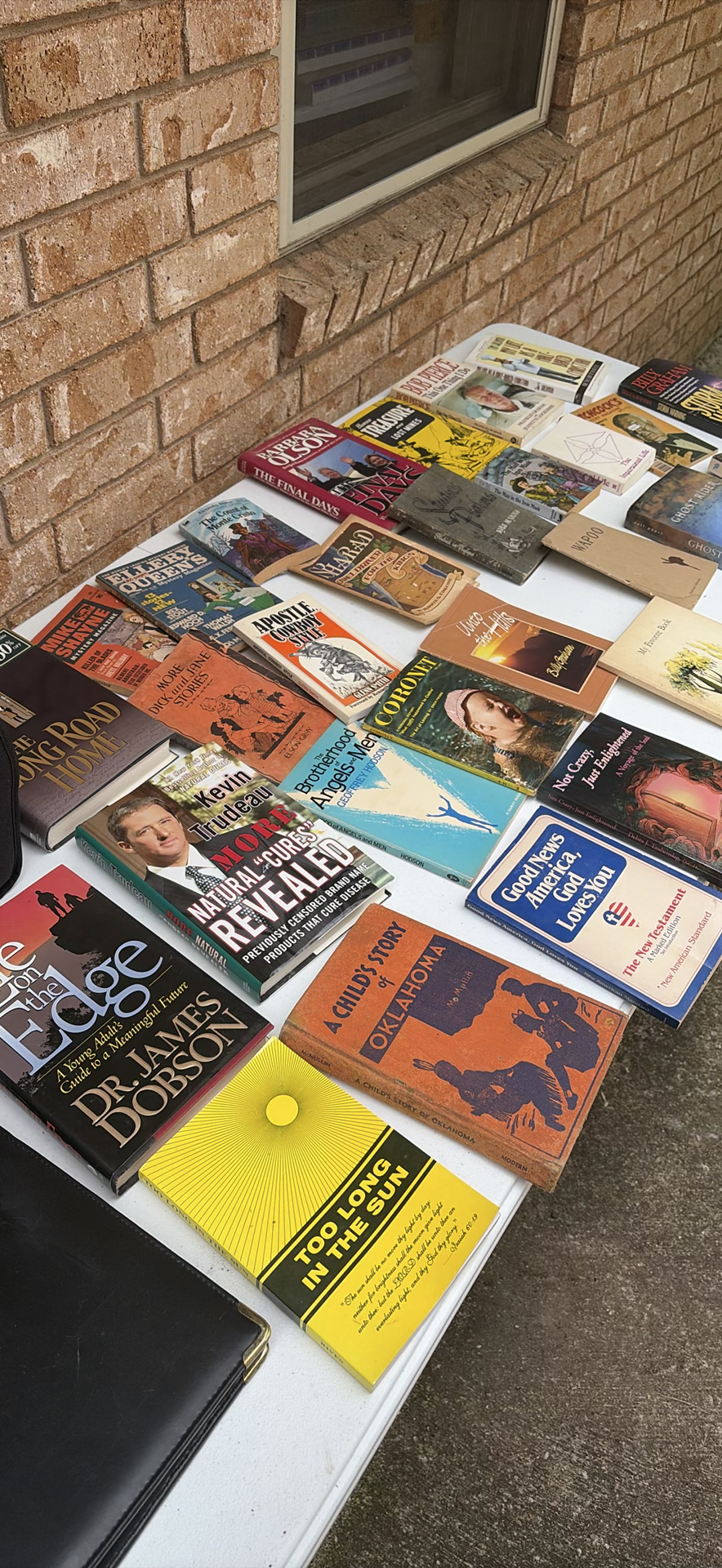 Assorted Books and Related Accessories - image 6 of 10