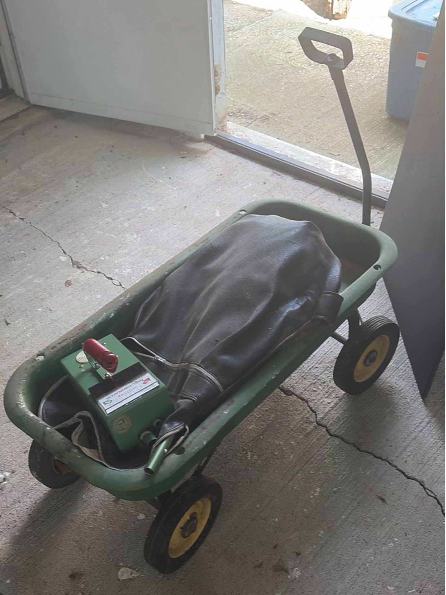 Green wagon with vintage Master Hunter metal detector - image 4 of 4