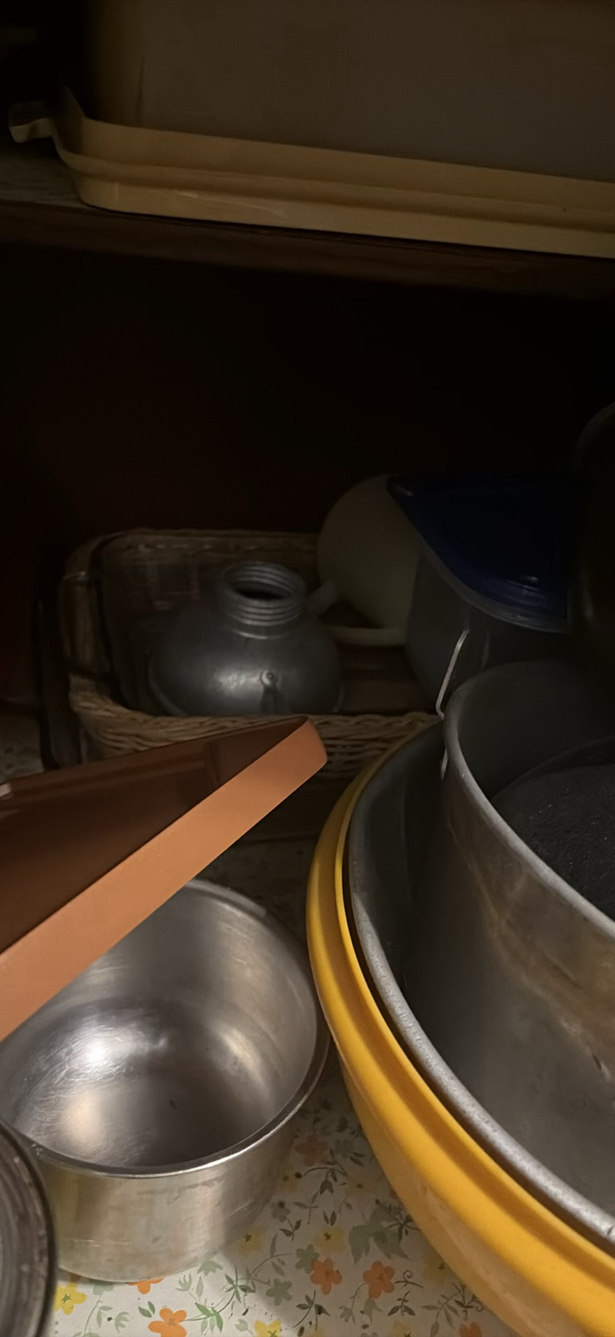 Assorted metal cookware and kitchenware - image 8 of 11
