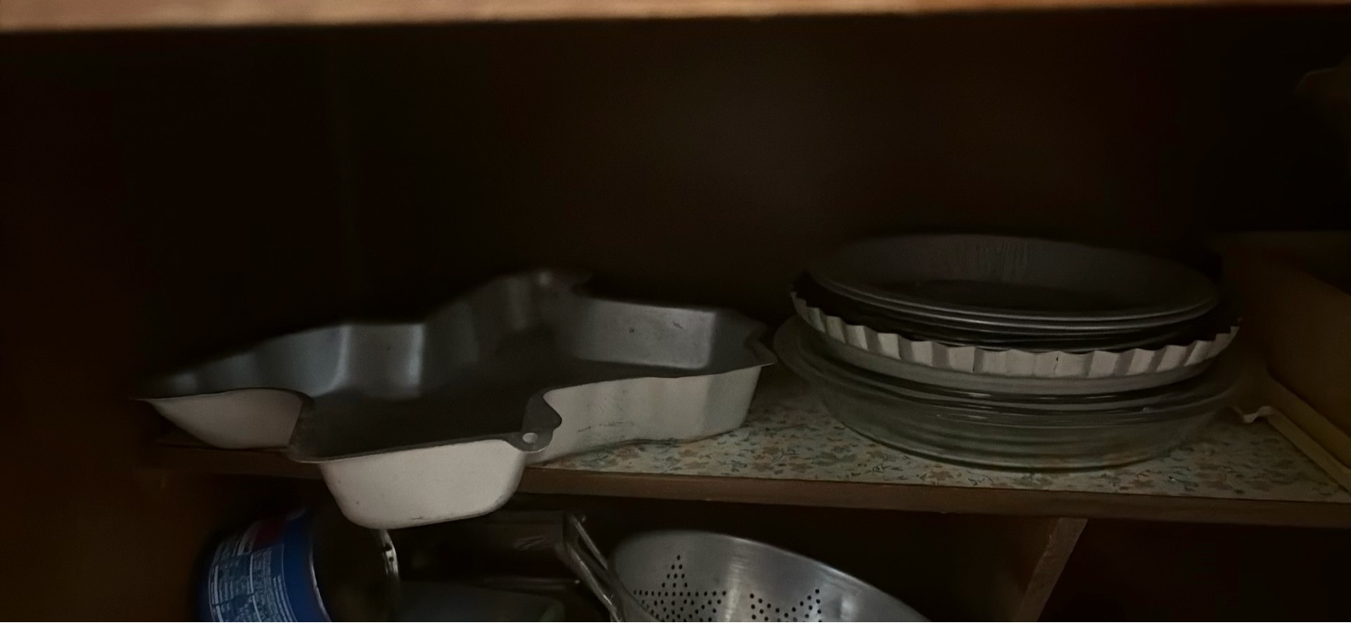 Assorted metal cookware and kitchenware - image 4 of 11