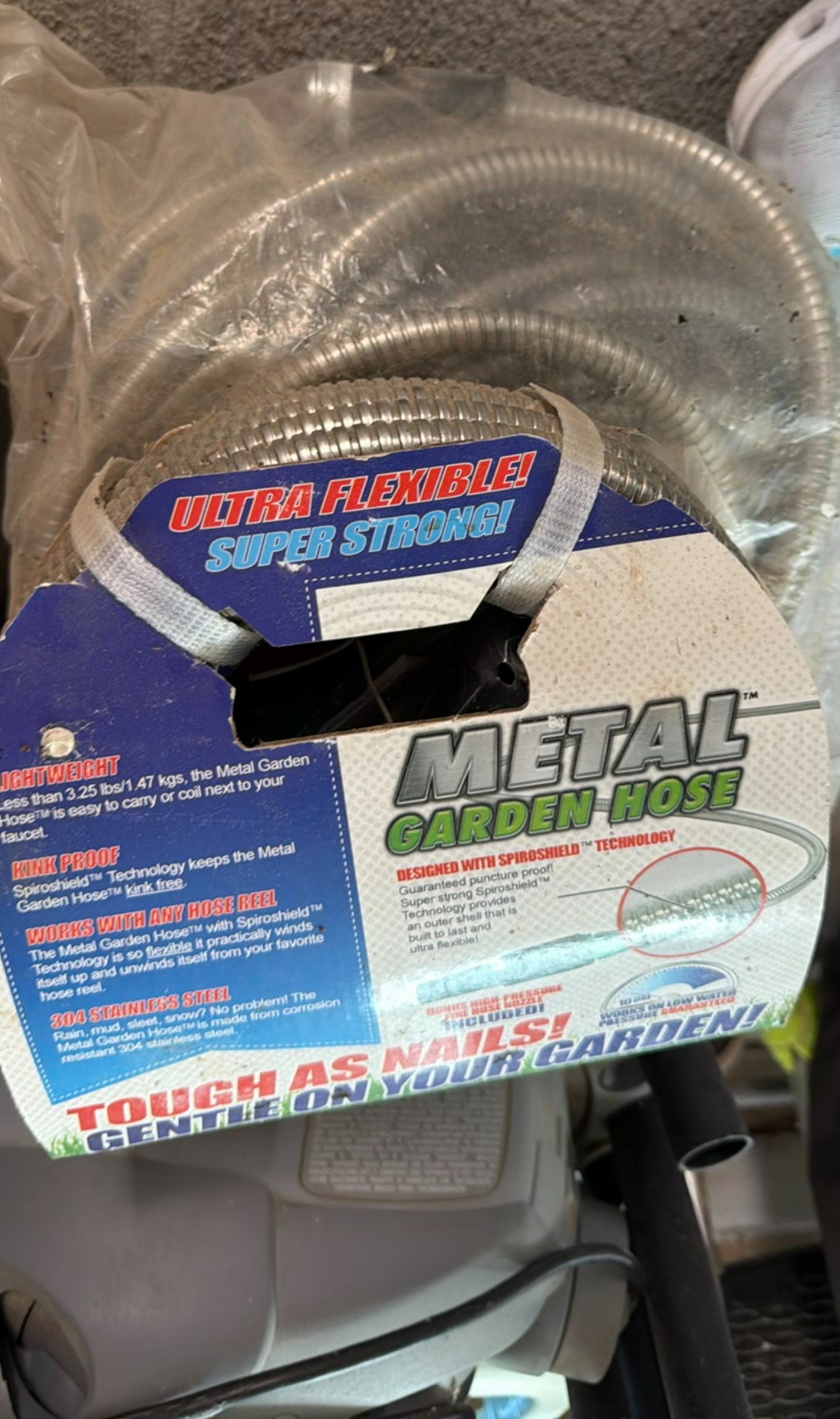 Wet-dry vacuum with hoses and garden hose accessories - image 5 of 6