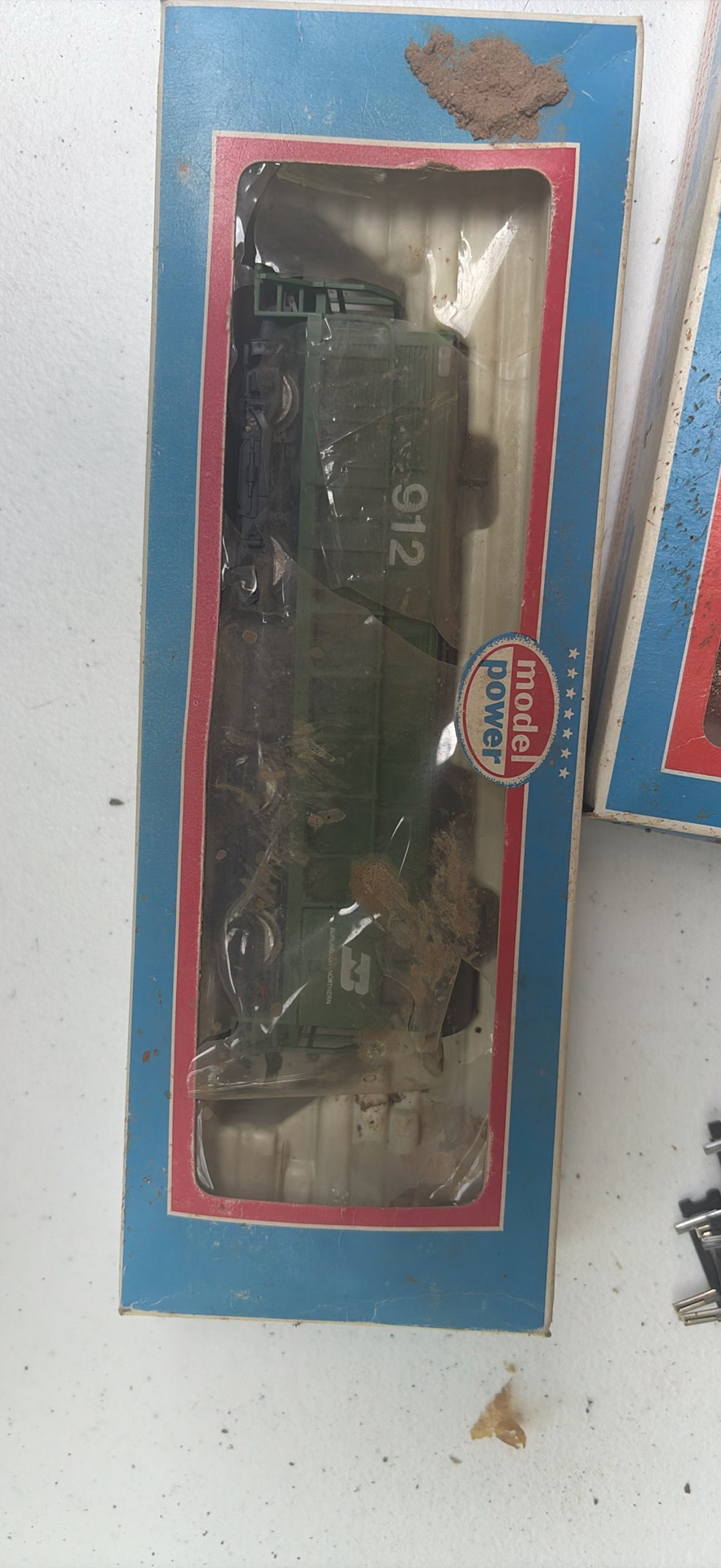 Model Power HO Scale Model Railroad Cars, Track, and Accessories - image 3 of 8