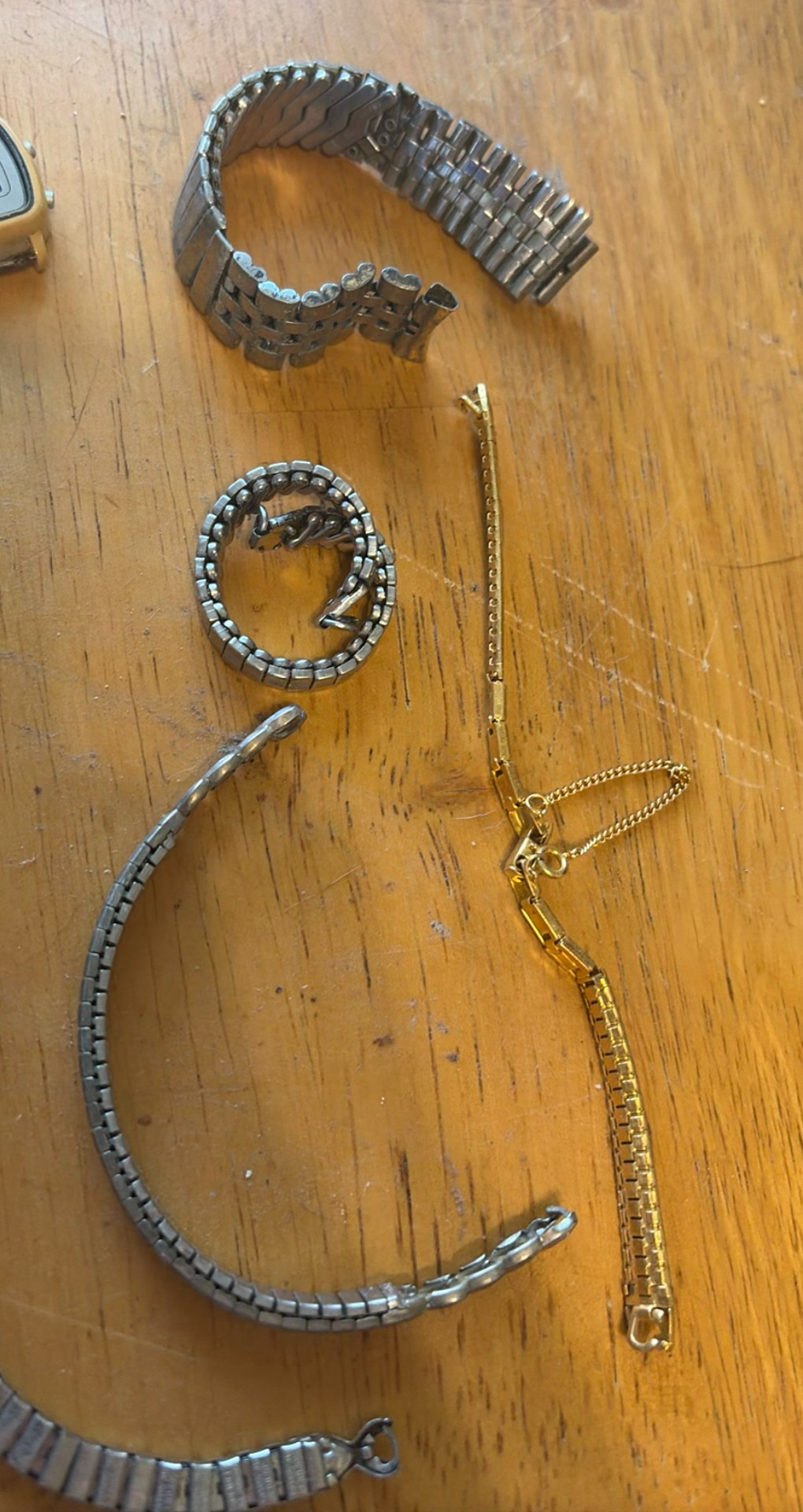 Assorted vintage watches and metal jewelry - image 6 of 8