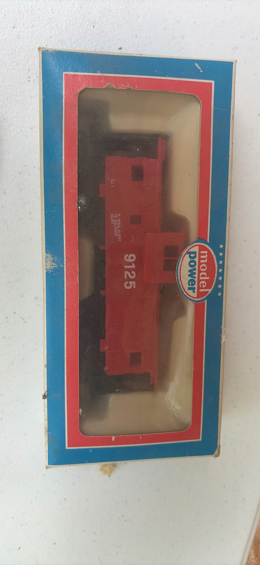 Model Power HO Scale Model Railroad Cars, Track, and Accessories - image 7 of 8