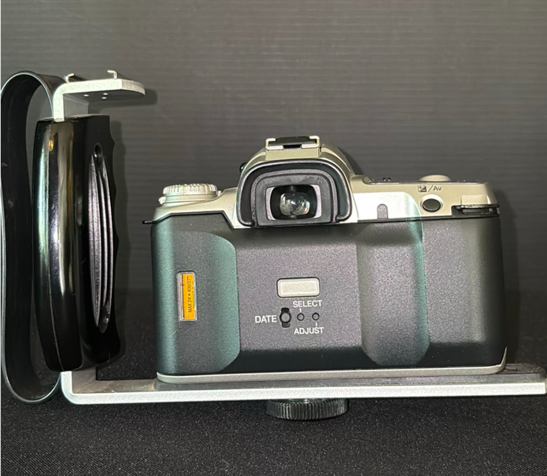 Collection of vintage film and digital cameras - image 9 of 11