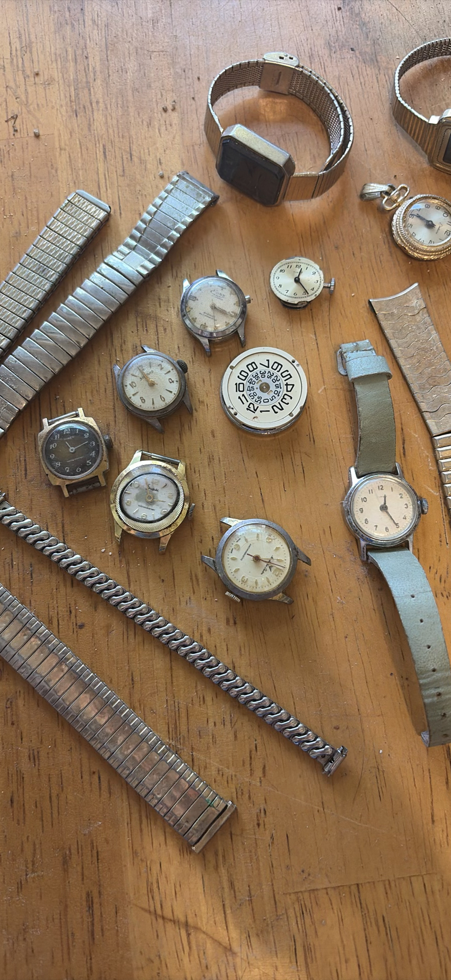 Assorted vintage watches and watch bands - image 4 of 8