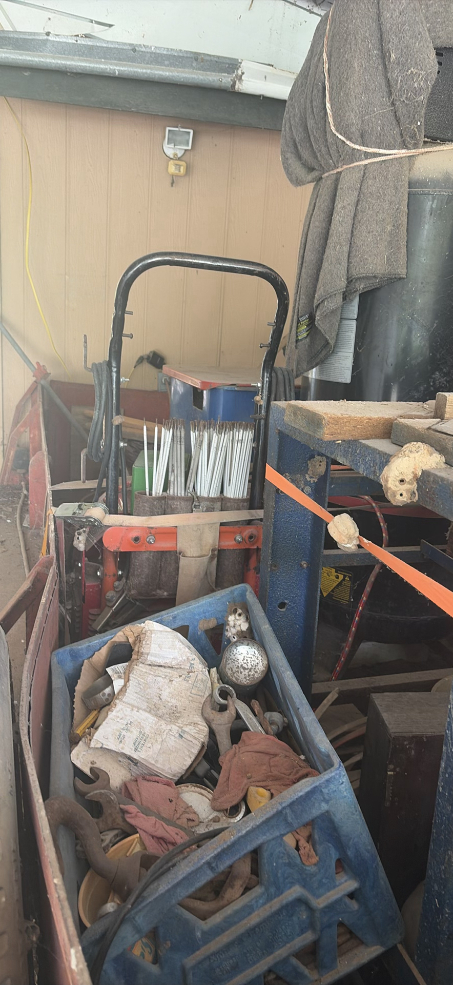 Converted twin axle horse trailer with welding equipment and tools - image 5 of 24
