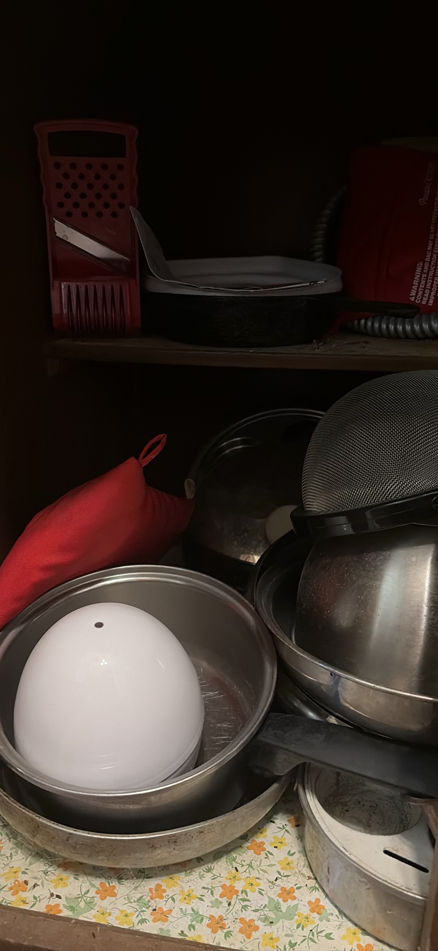 Assorted kitchen cookware and accessories - image 1 of 9