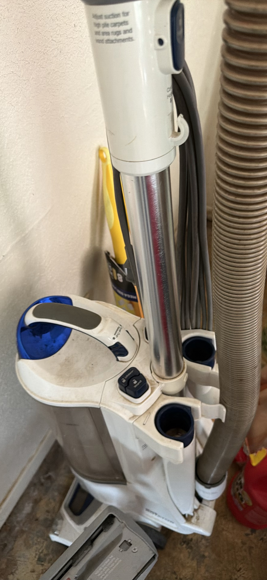 Shark vacuum cleaners and cleaning equipment - image 5 of 5