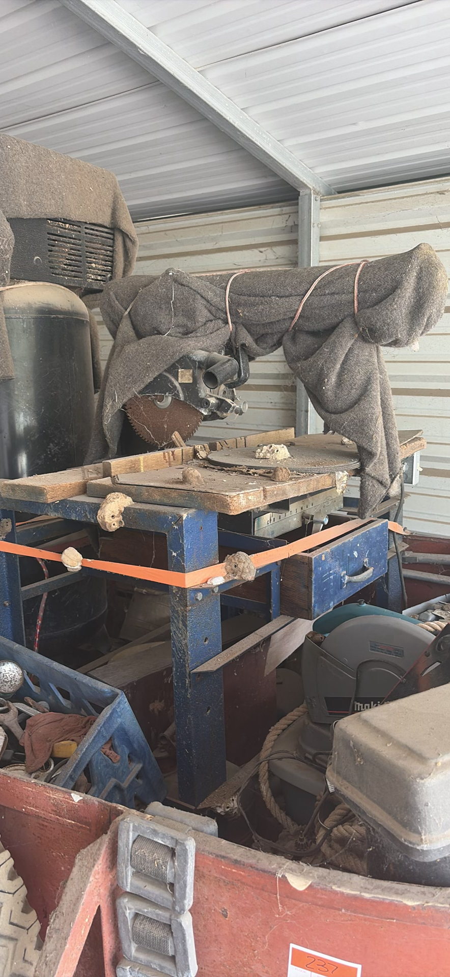 Converted twin axle horse trailer with welding equipment and tools - image 6 of 24