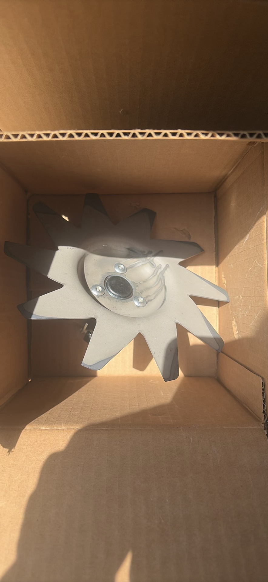 Star-shaped metal impeller wheels in boxes - image 2 of 6