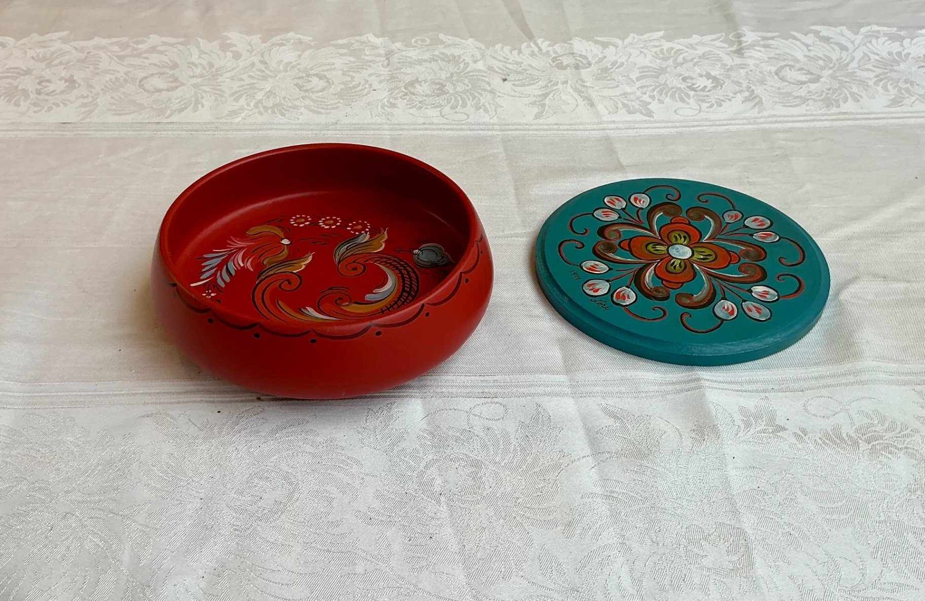 Copper Trays and Decorative Accessories - image 6 of 8