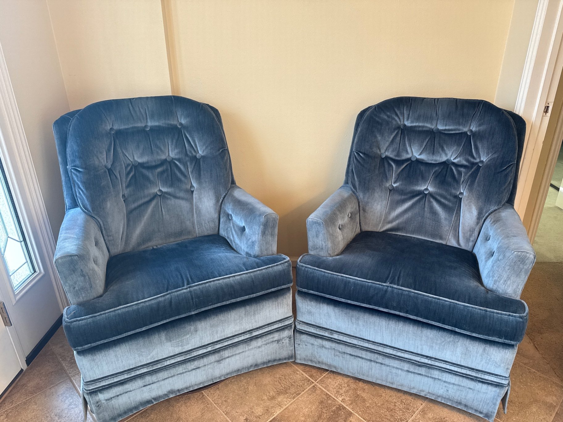 Pair of blue velvet tufted barrel armchairs, lamp & print - image 1 of 11