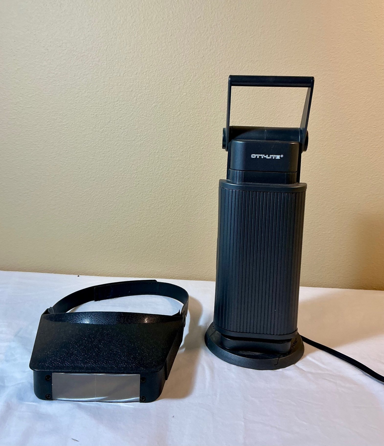 Fly Tying Tools, Materials and Guides - image 12 of 18