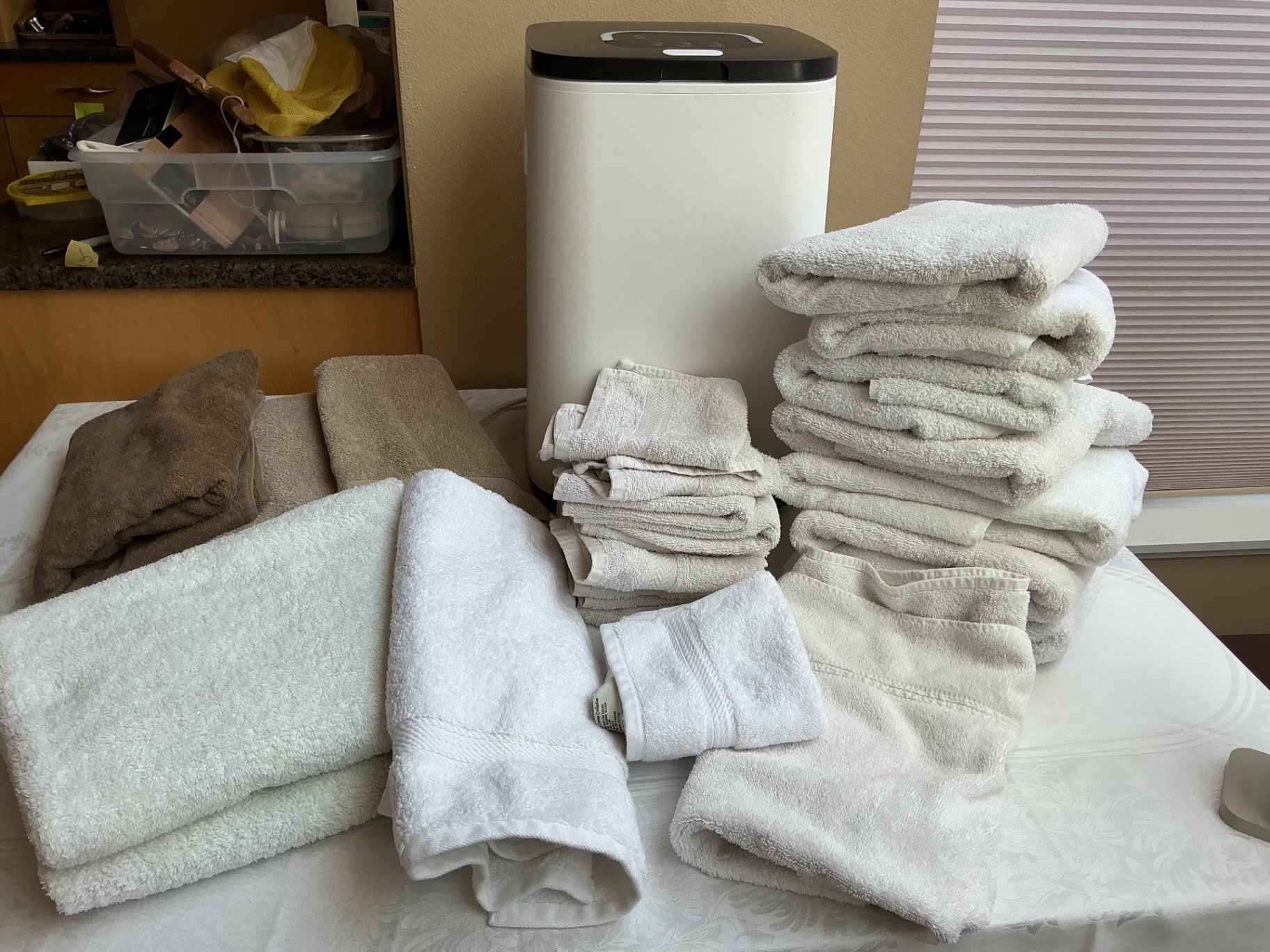 Vevor Towel Warmer & Towels - image 1 of 5