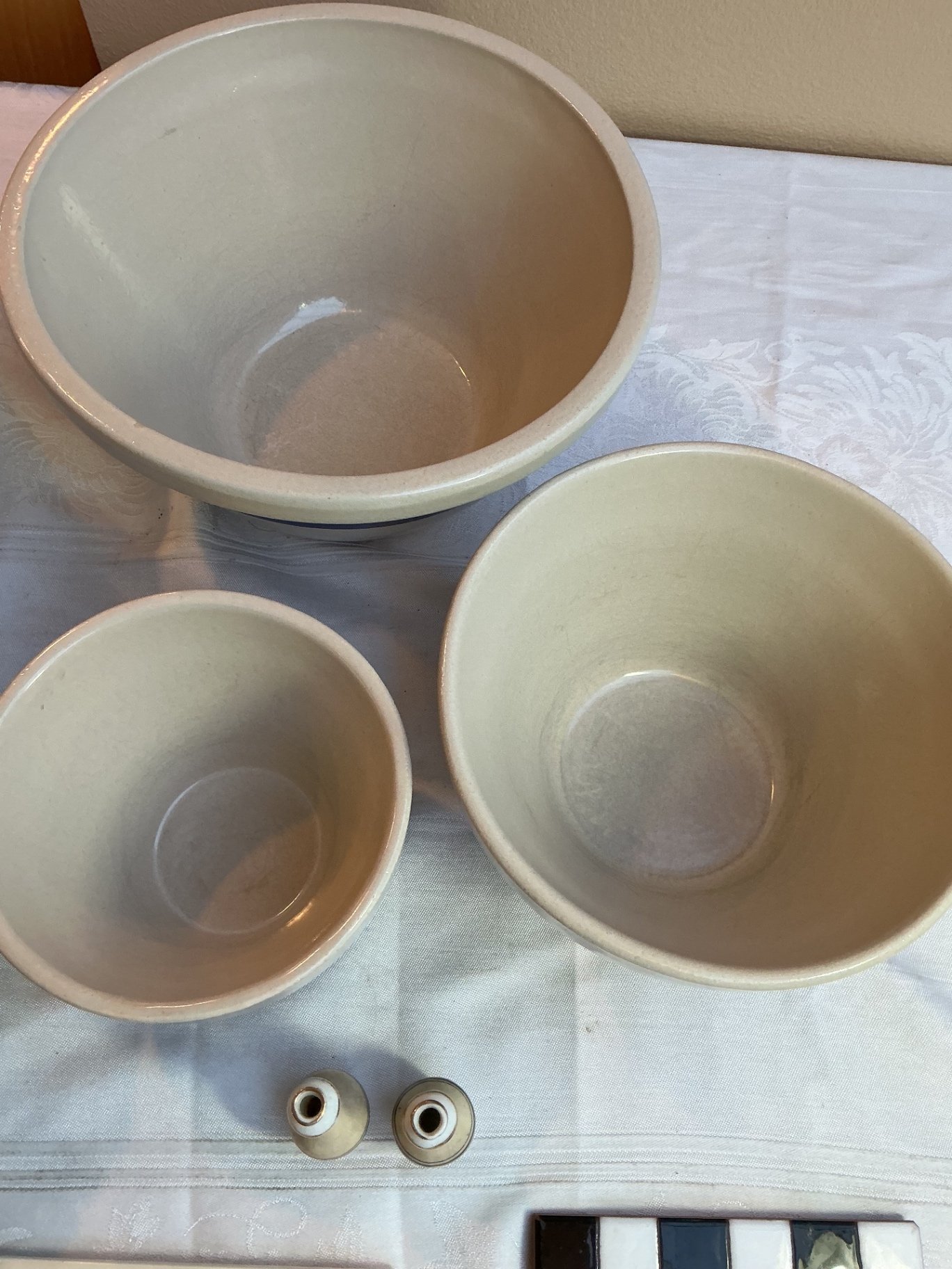 Vintage Ceramic Mixing Bowls, Inc Roseville, etc. - image 2 of 9