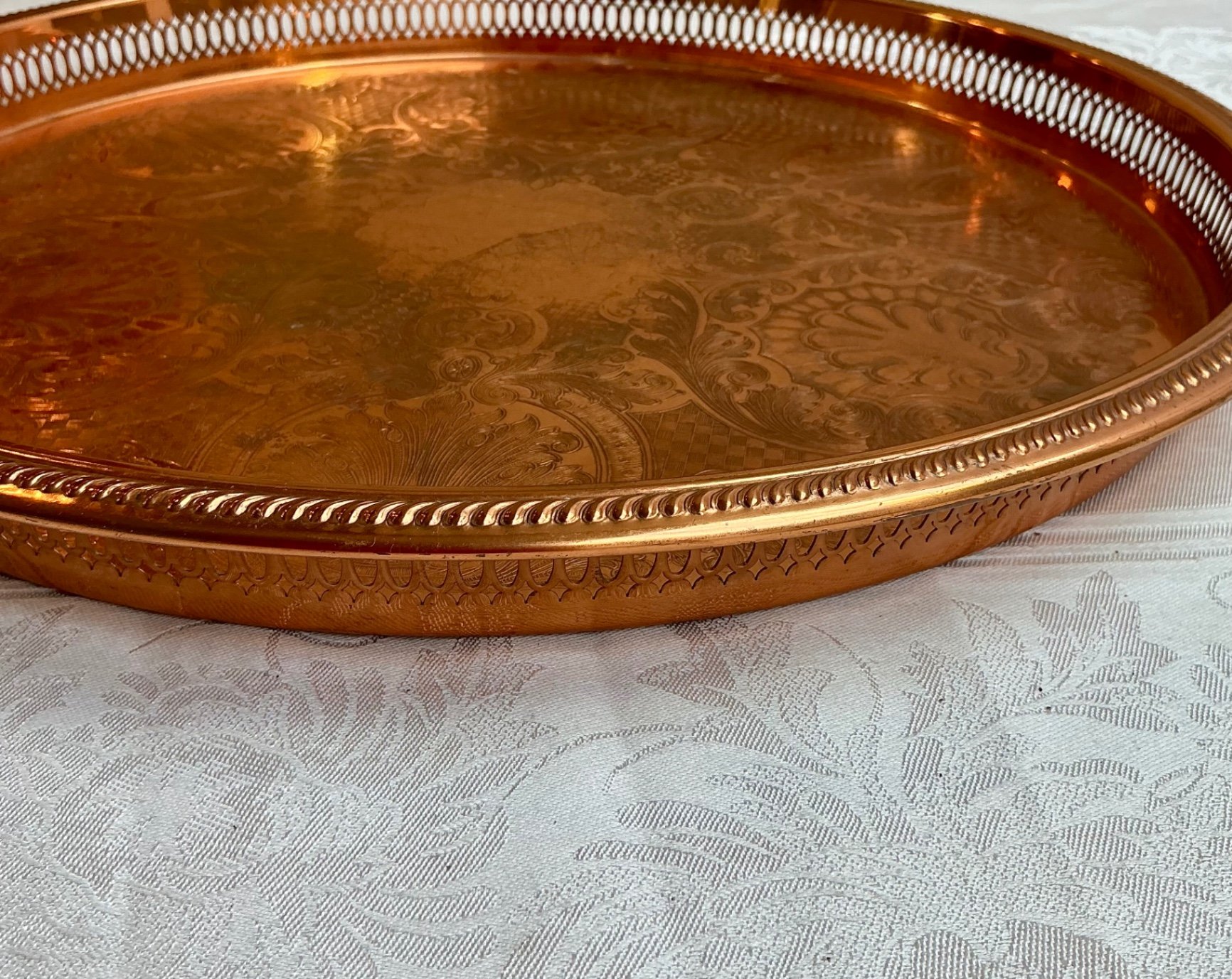 Copper Trays and Decorative Accessories - image 3 of 8