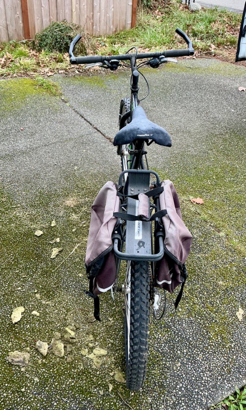 Raleigh M501 mountain bike with rear pannier bags - image 6 of 9