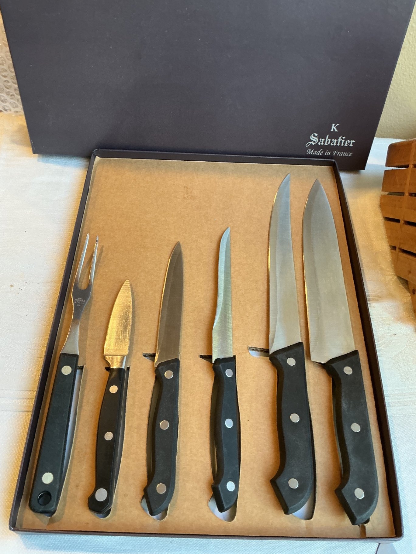 Cutlery and cutting boards - image 2 of 5