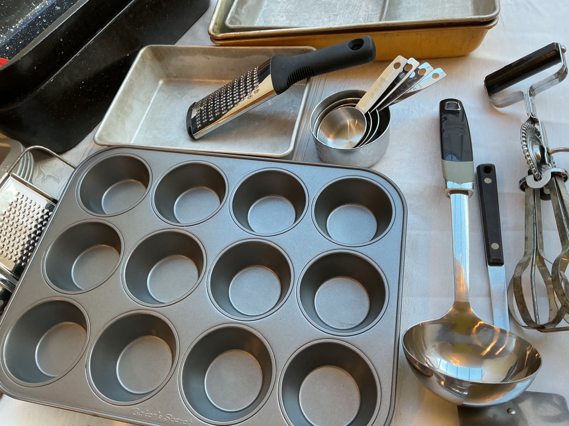 Metal cookware, Bakeware, Utensils - image 5 of 7