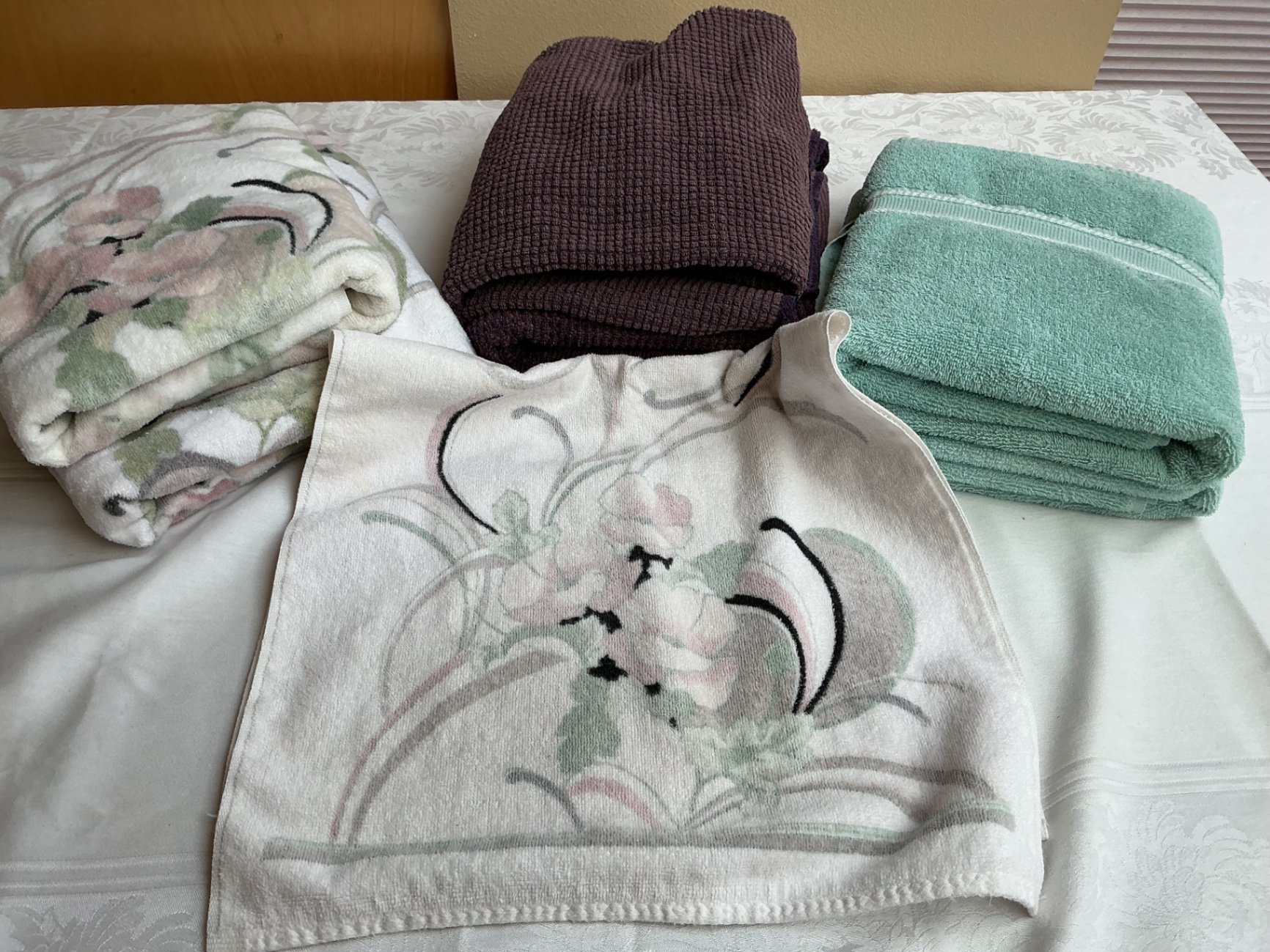 Pretty Towels - image 1 of 4