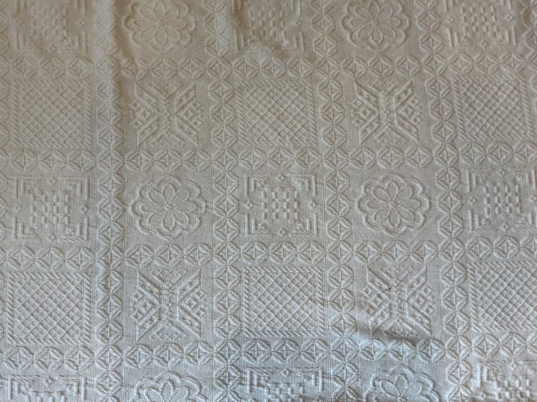 White textured Cotton bedspread, shams, VTG crocheted bedspread - image 3 of 6