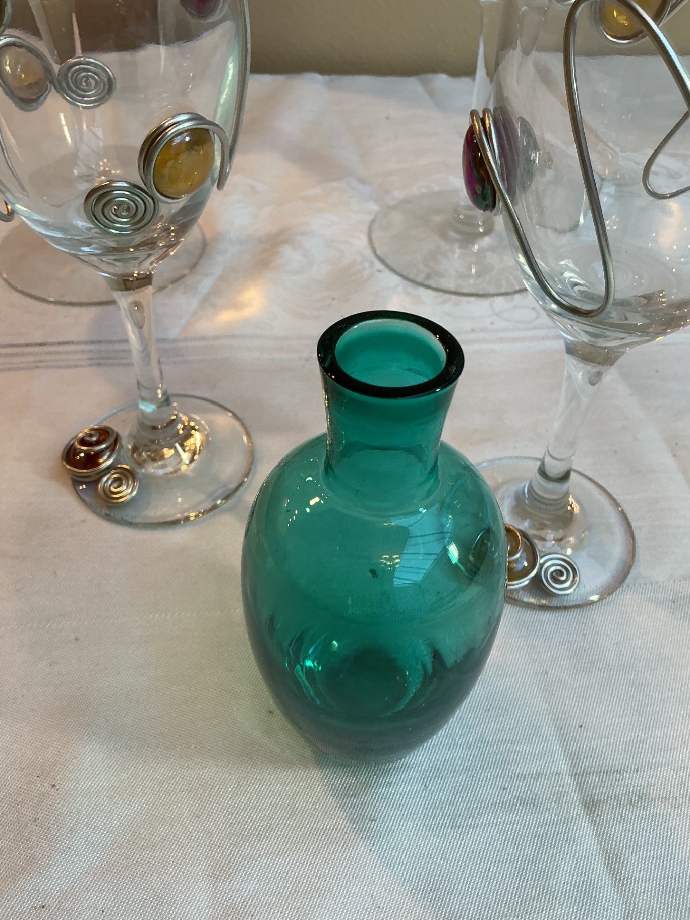 Two large Margarita Glasses, two artsy wine glasses - image 4 of 4