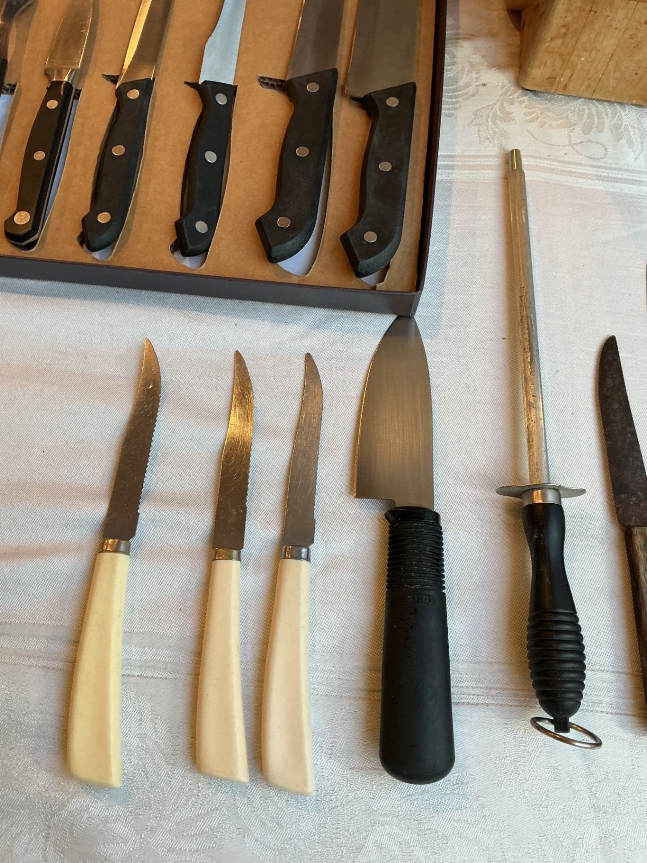 Cutlery and cutting boards - image 3 of 5