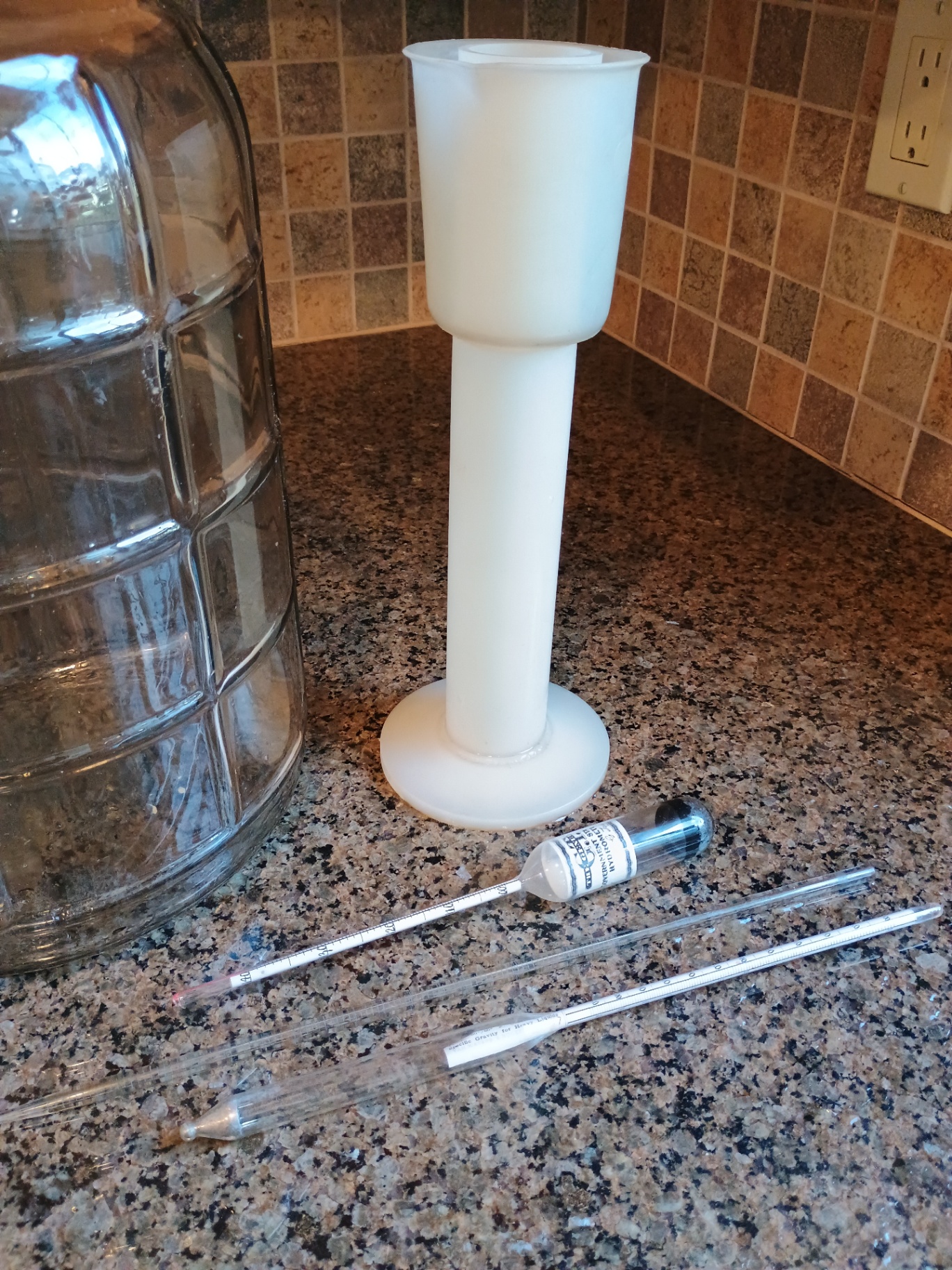 Homebrewing fermentation equipment - image 2 of 4