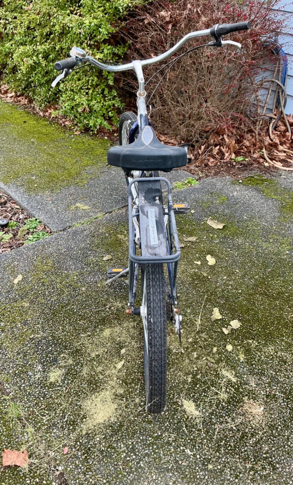 Vintage Schwinn Jaguar women's cruiser bicycle - image 2 of 9