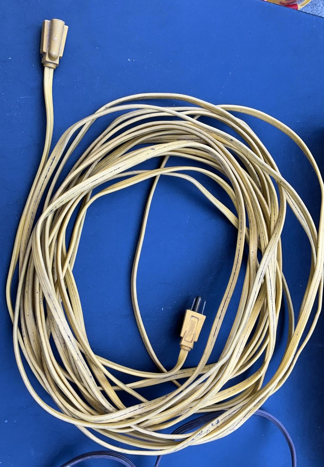 Outdoor Extension Cords, One New - image 4 of 4
