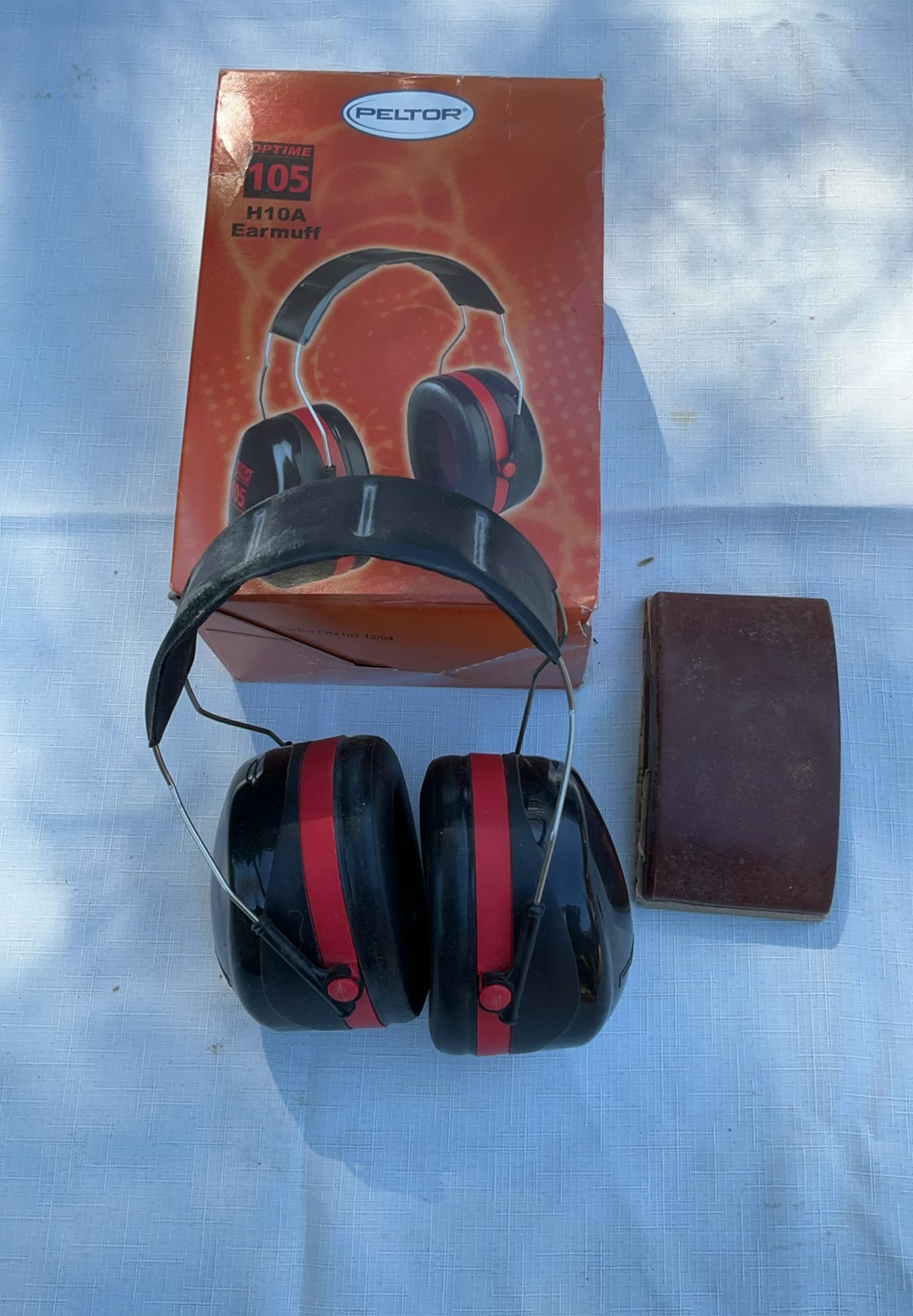 Sander, Sandpaper And More - image 8 of 10