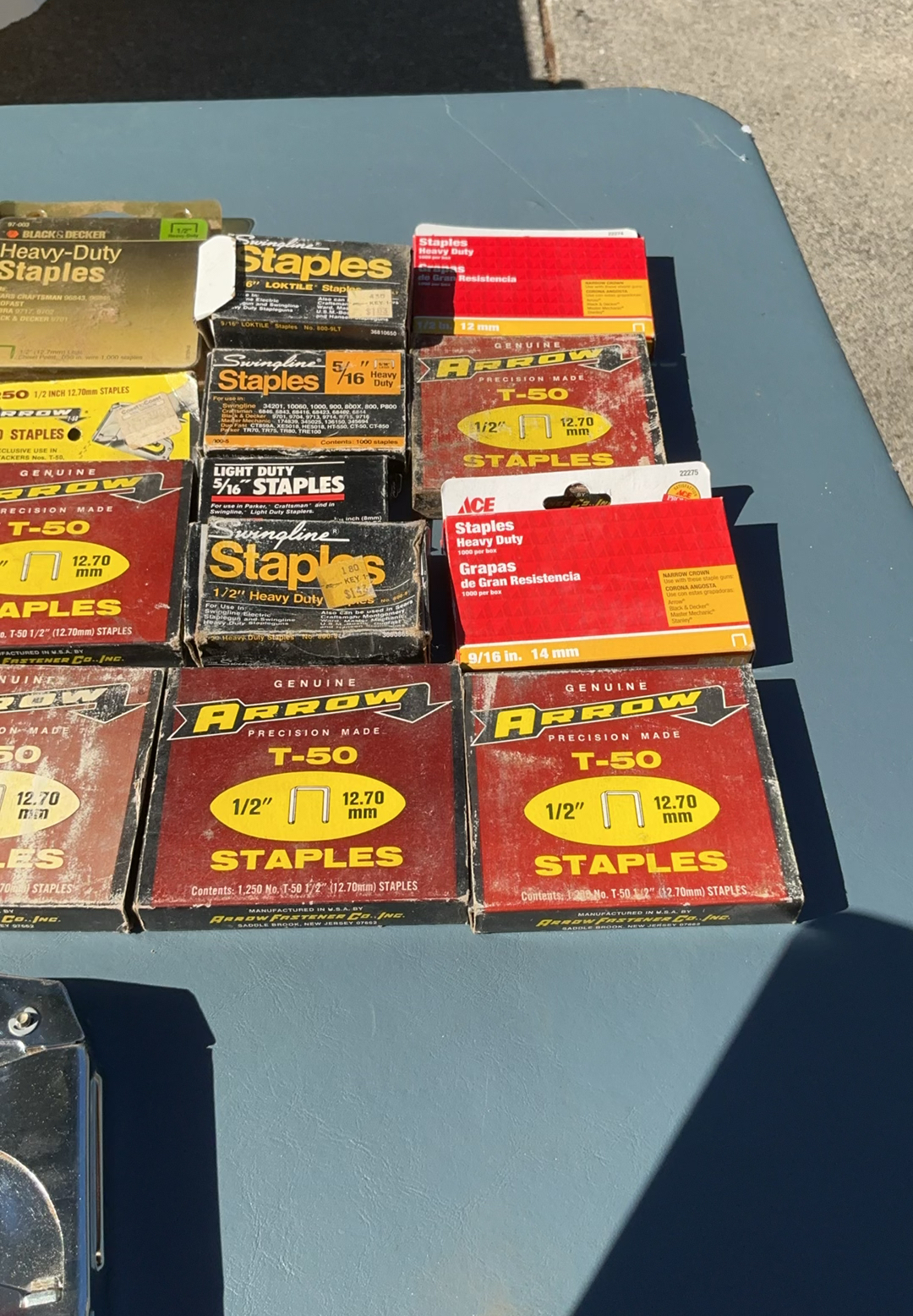 Staple gun and Lots Of Staples - image 2 of 4