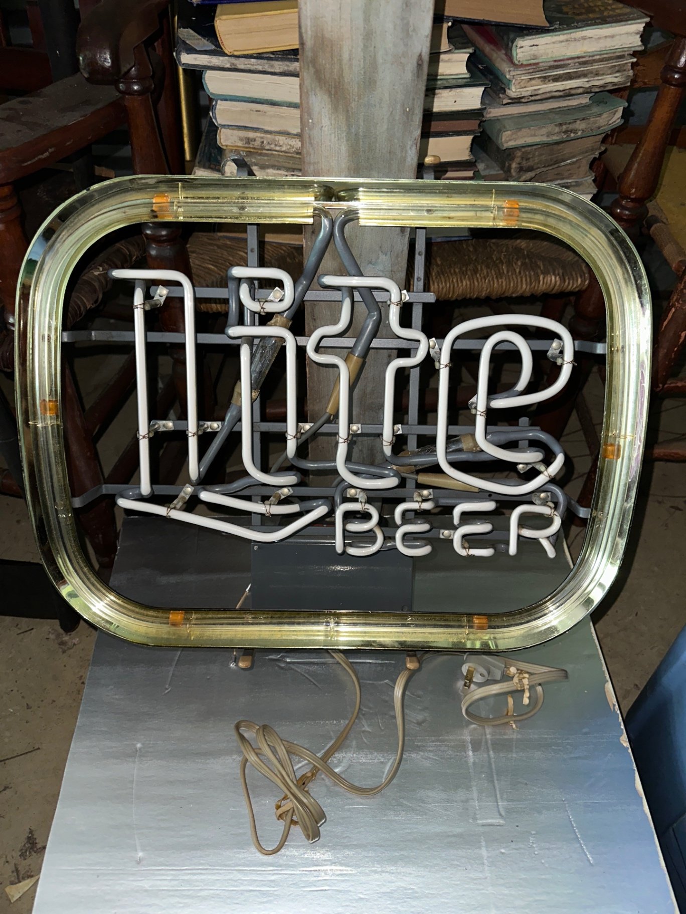 Vintage neon beer sign  - image 1 of 8