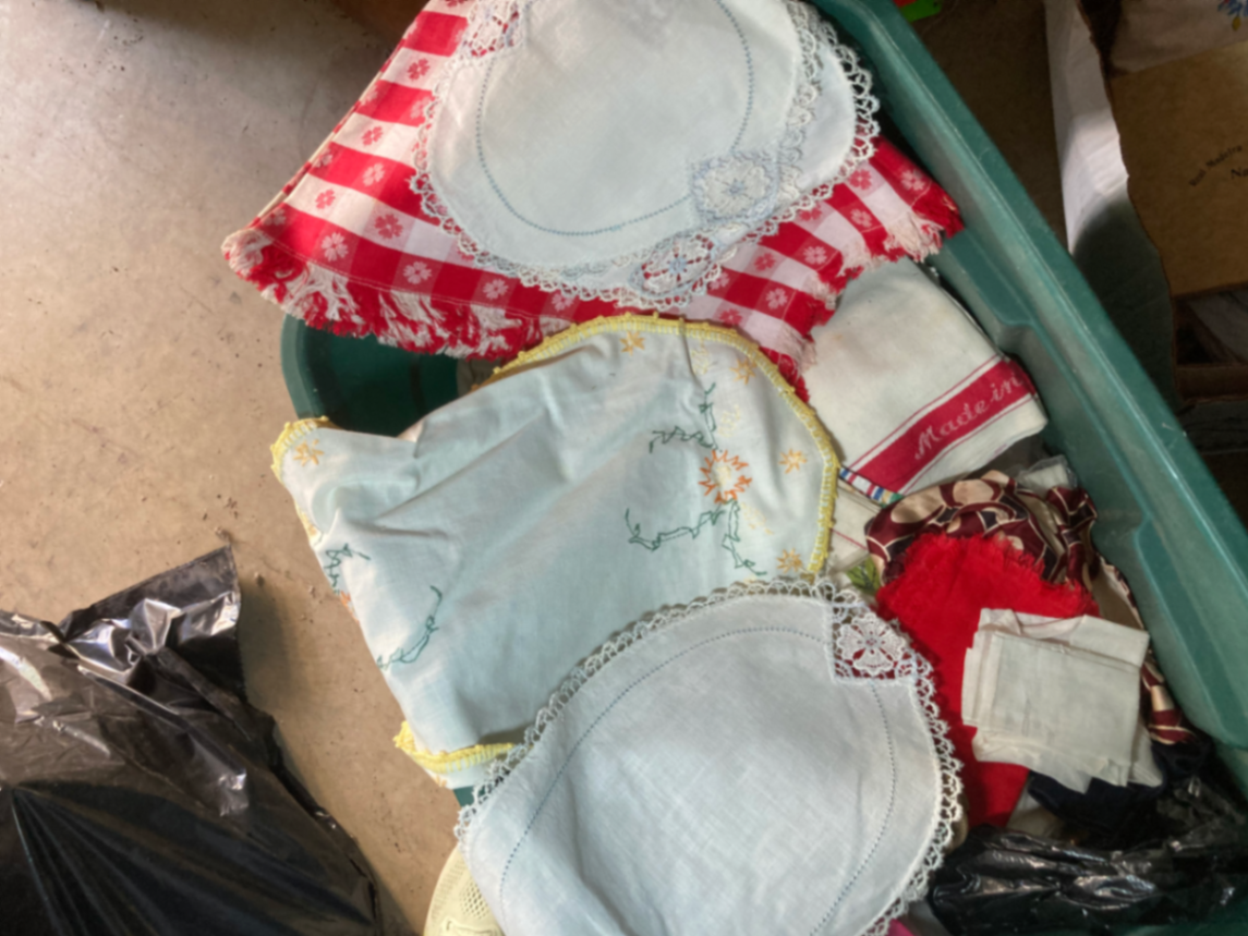 Assorted vintage textiles and crocheted items - image 9 of 12