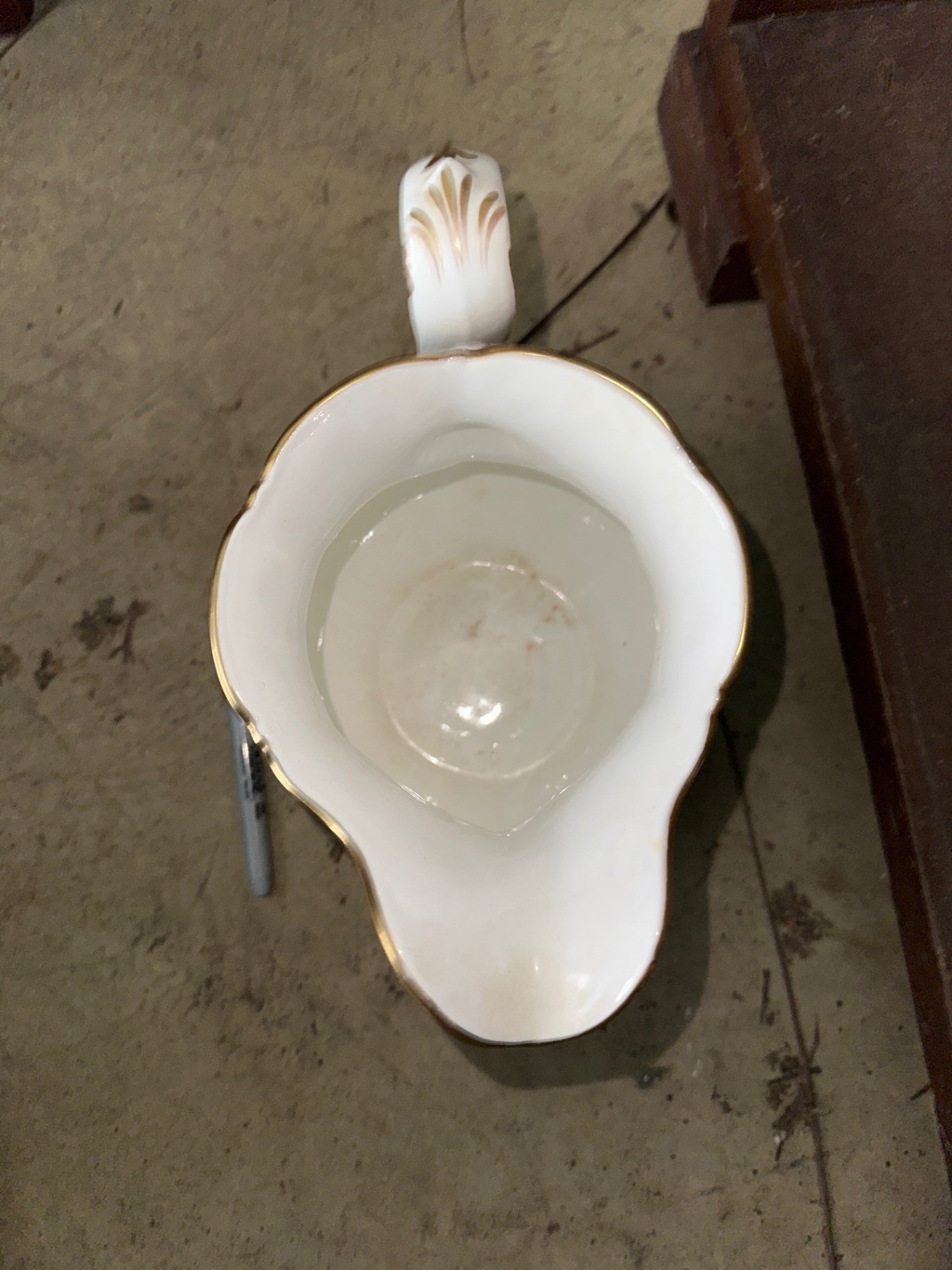 Ceramic and glass pitchers - image 4 of 6