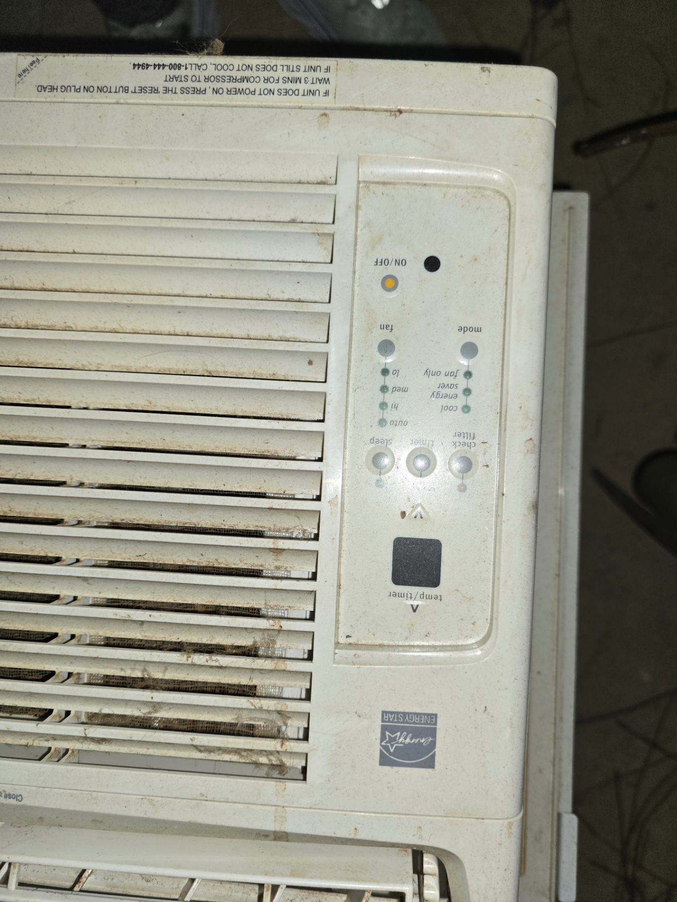 Frigidaire window air conditioner - image 4 of 6