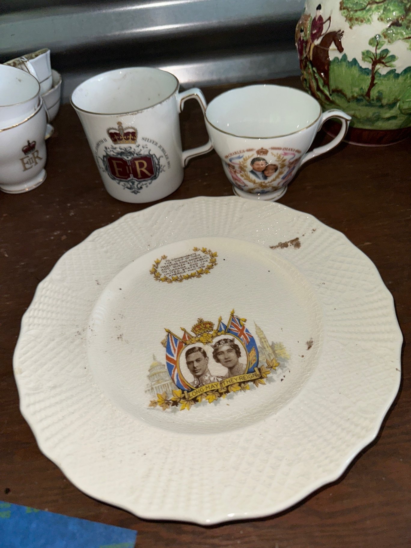 Assorted royal family, tea, cups, and saucers, plate - image 3 of 16