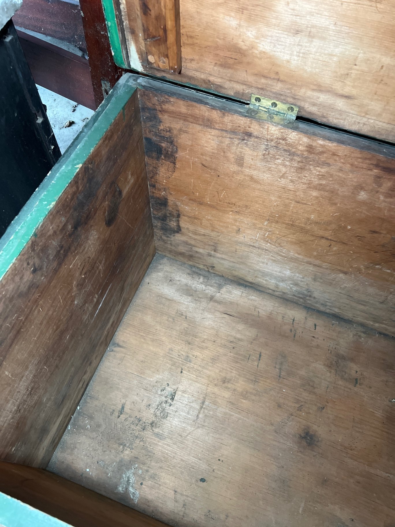 Green wooden storage chest with hinged lid - image 4 of 7