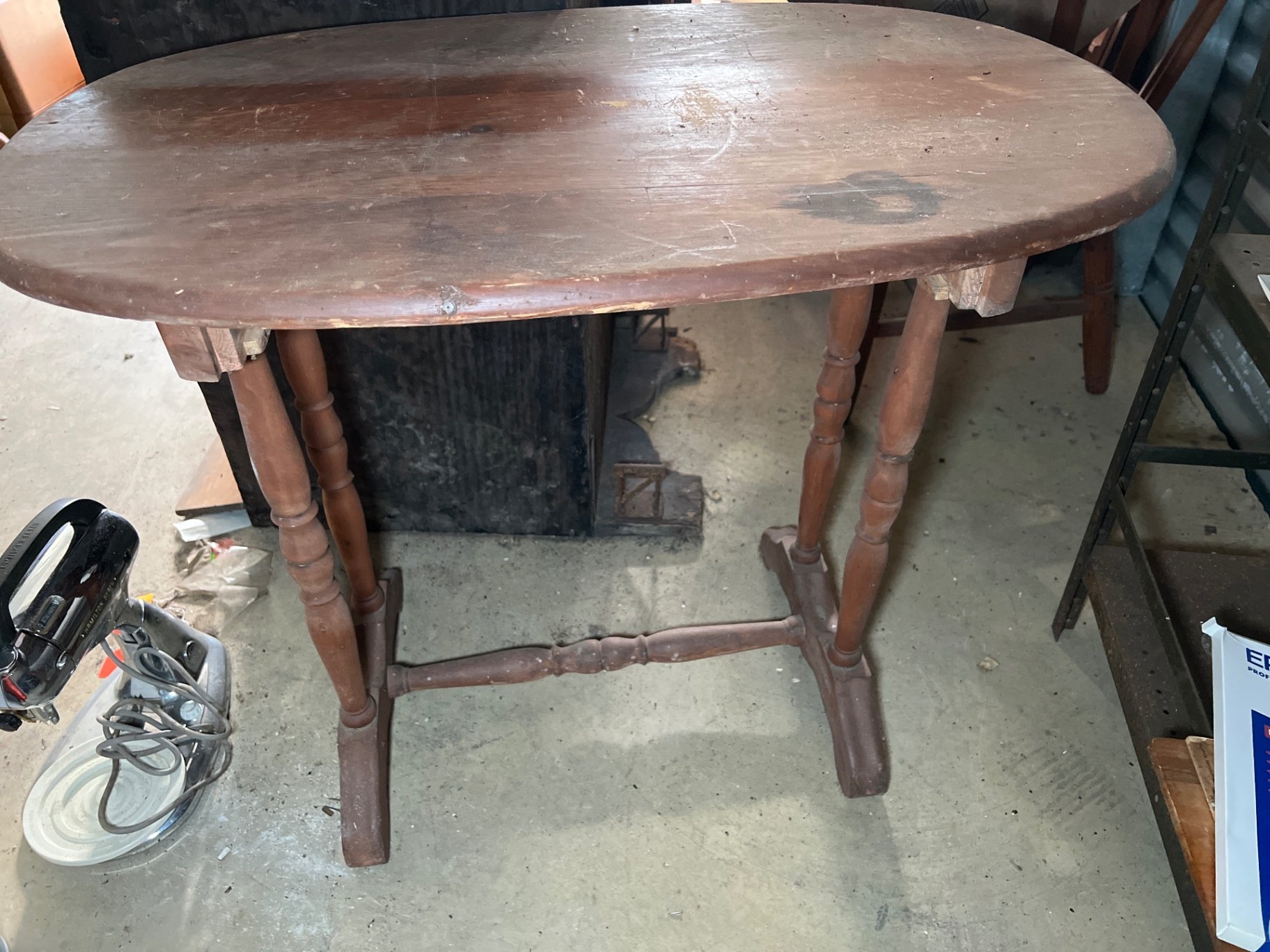 Oval wooden table with turned legs - image 1 of 6
