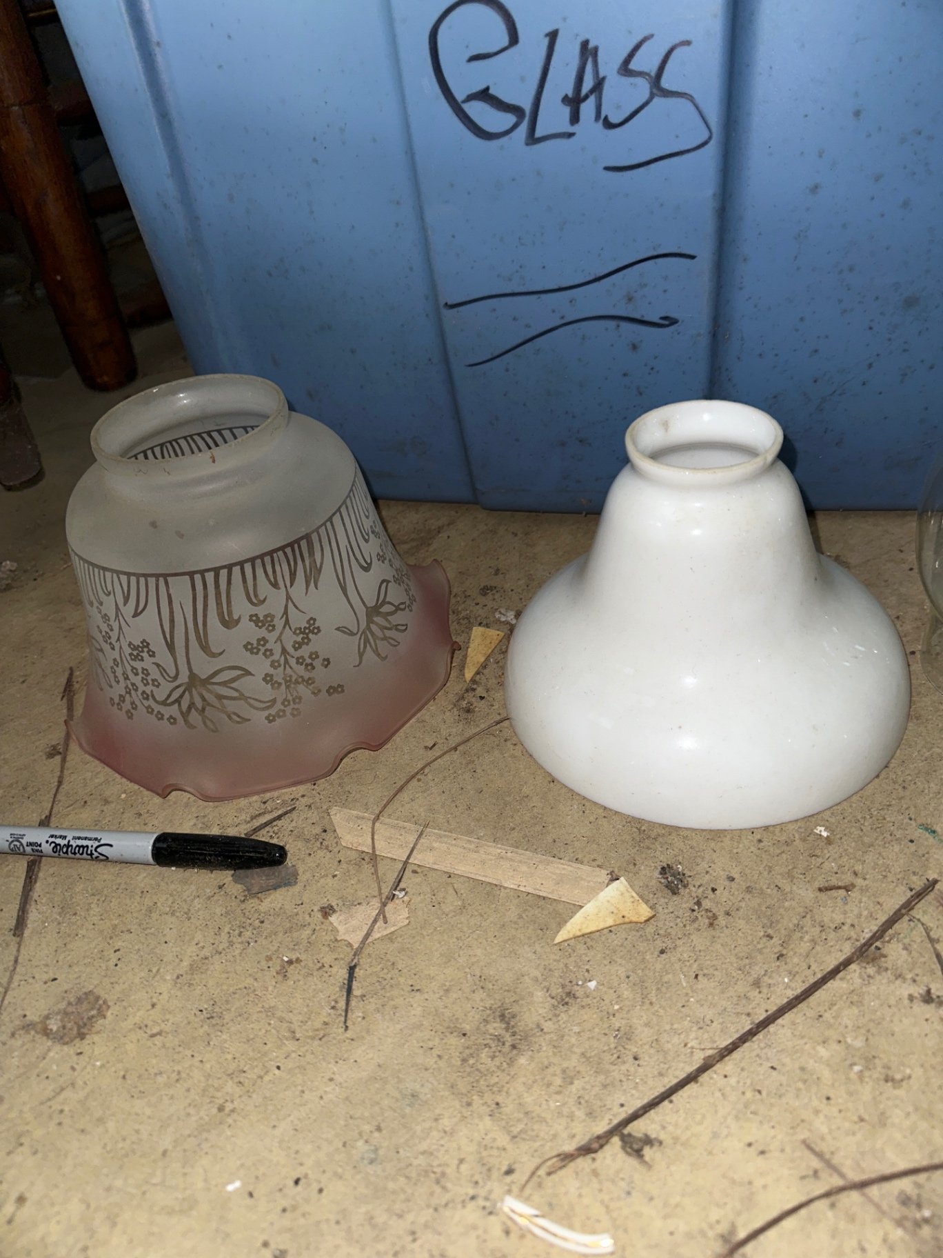 Vintage glass oil lamps, shades, more  - image 4 of 6