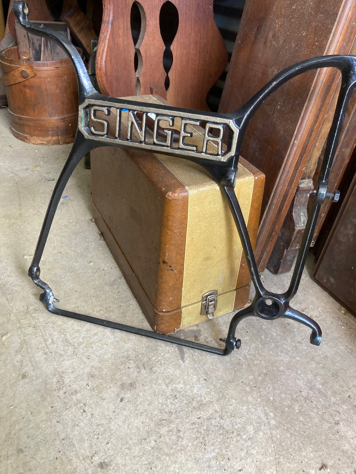 Vintage New Home sewing machine with Singer frame and accessories - image 6 of 8