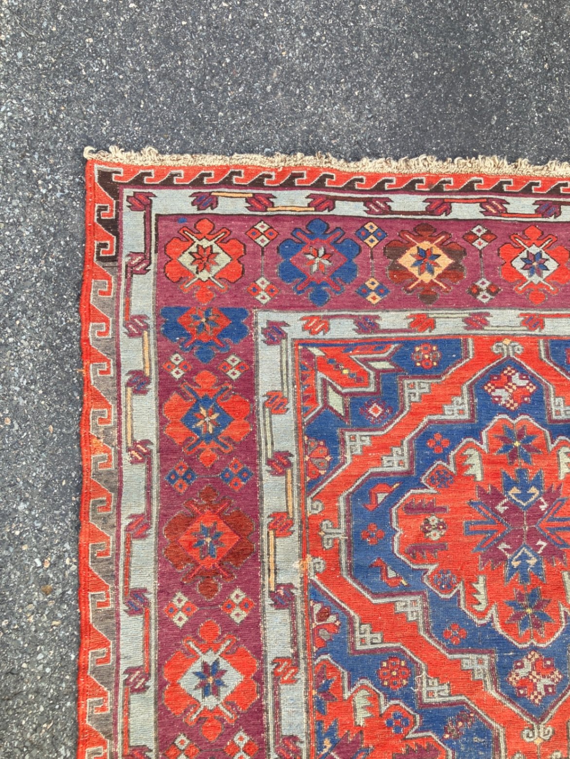 Persian-style geometric area rug - image 5 of 6