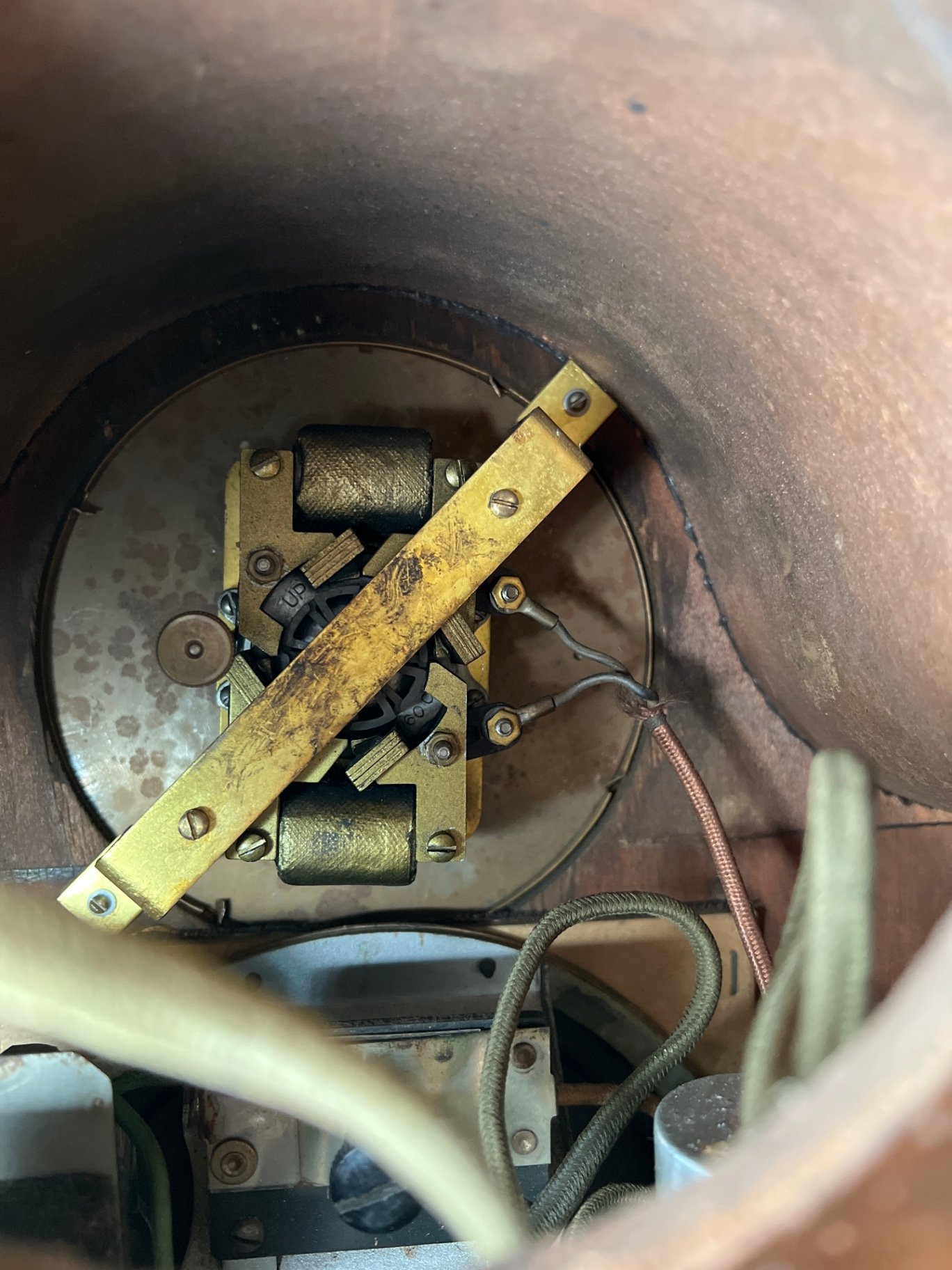 Antique Ingraham Mantel Clock with Synchronous Motor - image 5 of 5